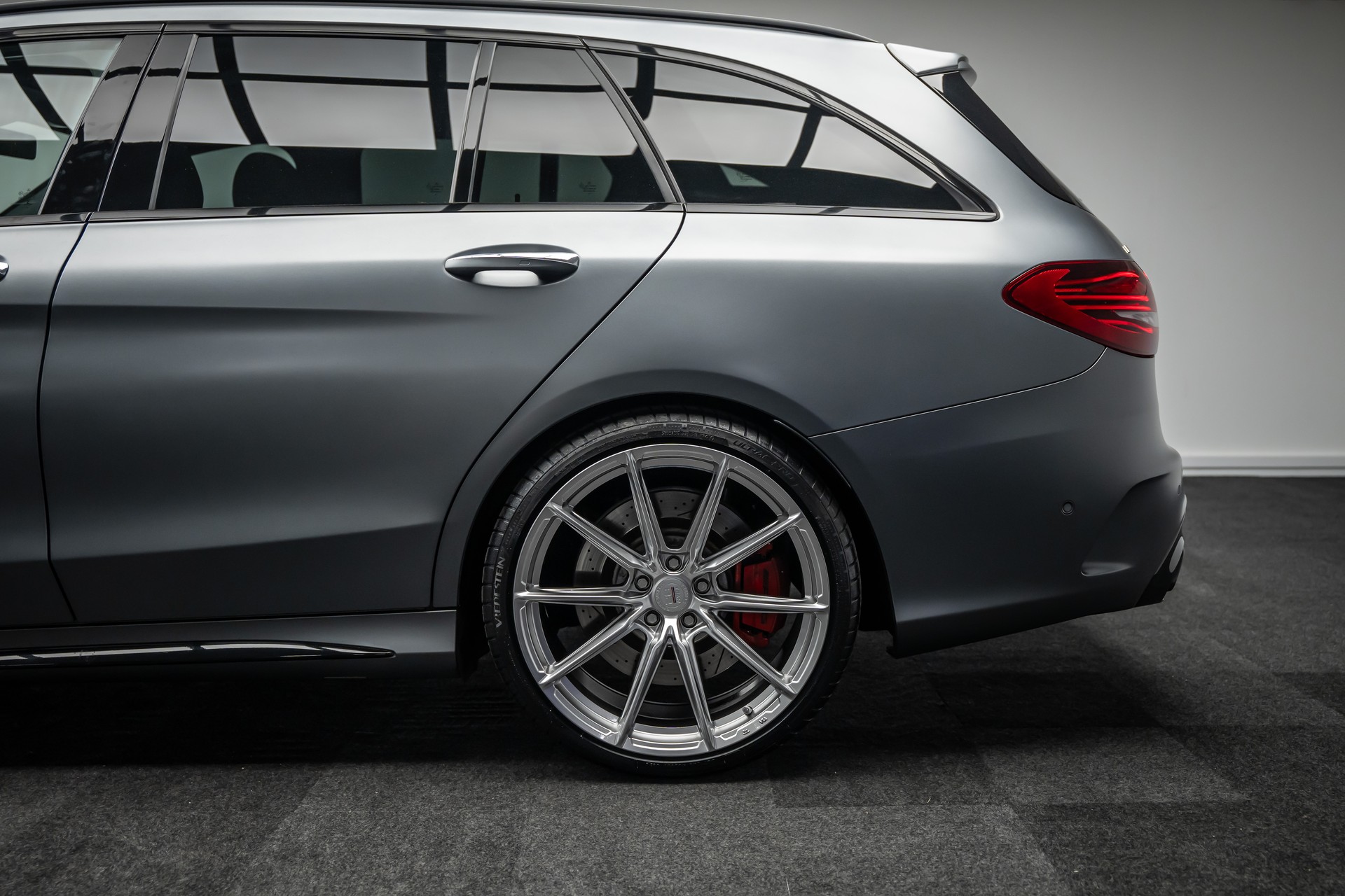 MERCEDES-BENZ * C 63 S AMG T * GRAU MATT * 20 ZOLL SOMMERRAD * 19 ZOLL WINTERRAD * FRISCH AB SERVICE & MFK * LEASING AB 464.- *-showroom-element-2