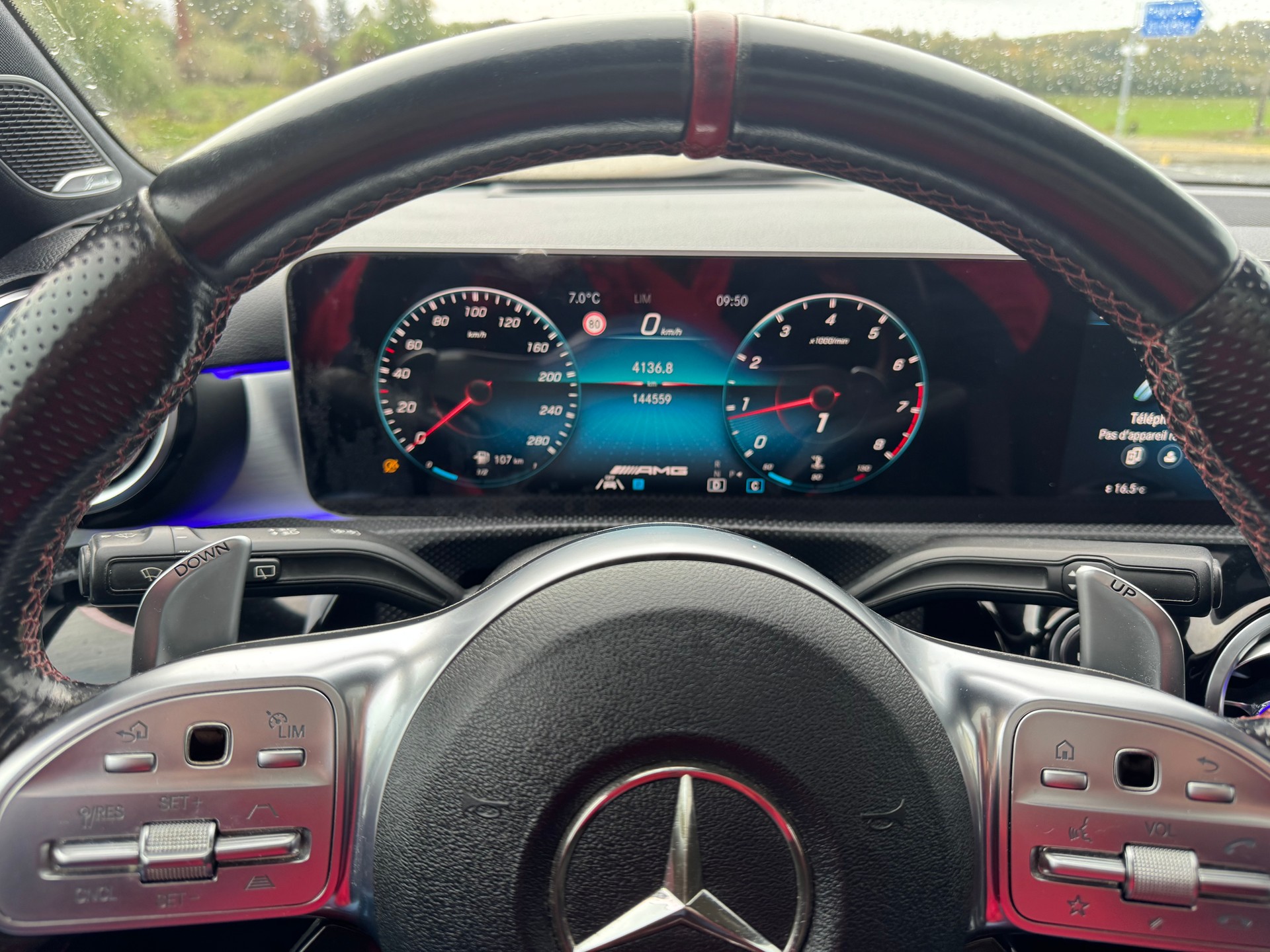 MERCEDES-BENZ A 35 AMG 4Matic Speedshift-image-7
