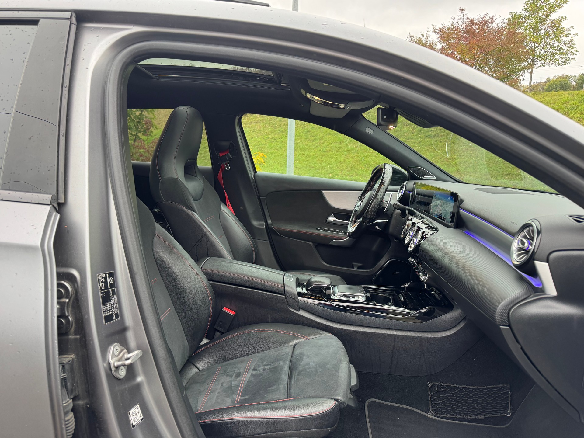MERCEDES-BENZ A 35 AMG 4Matic Speedshift-image-9