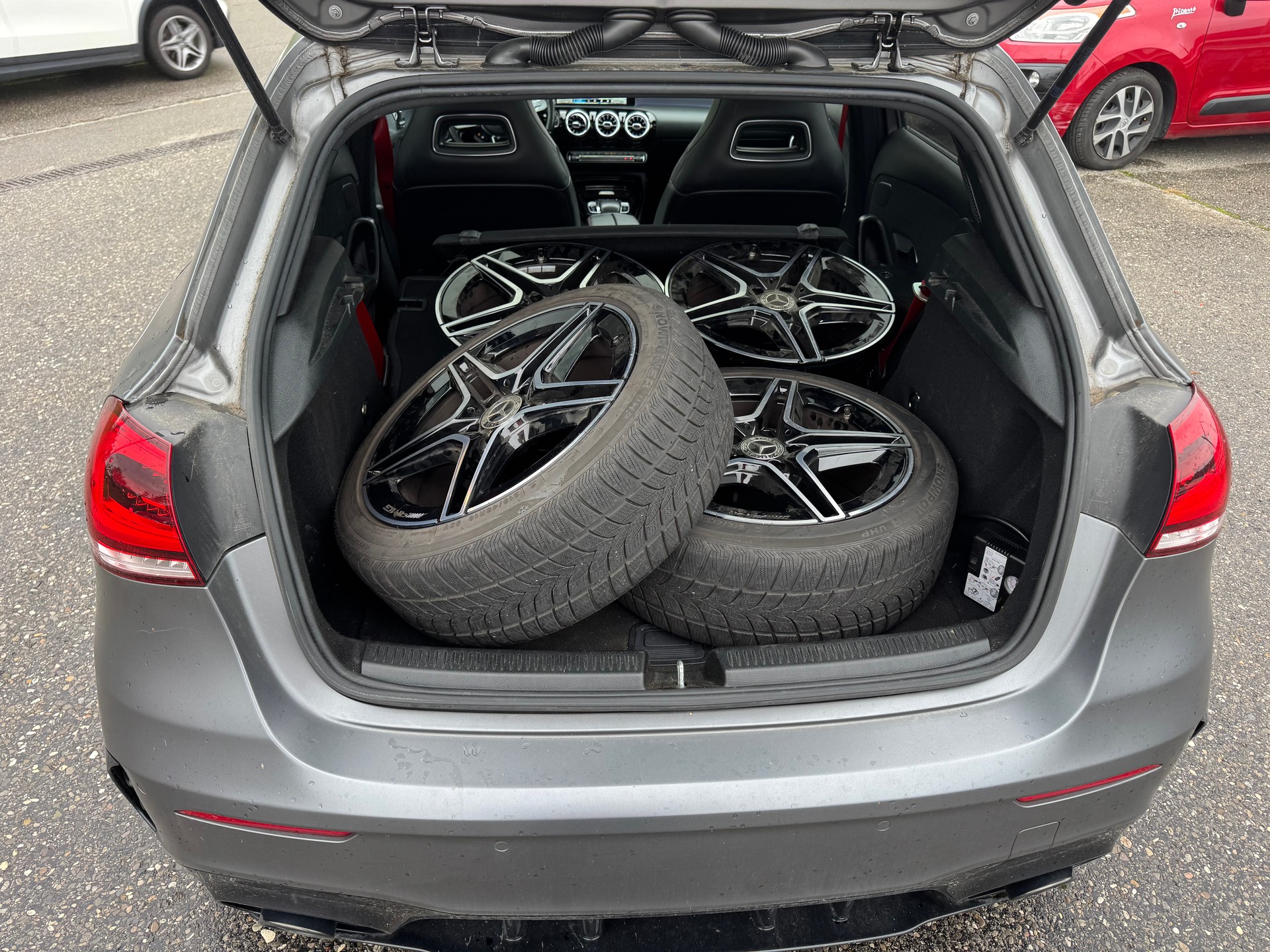 MERCEDES-BENZ A 35 AMG 4Matic Speedshift-image-5