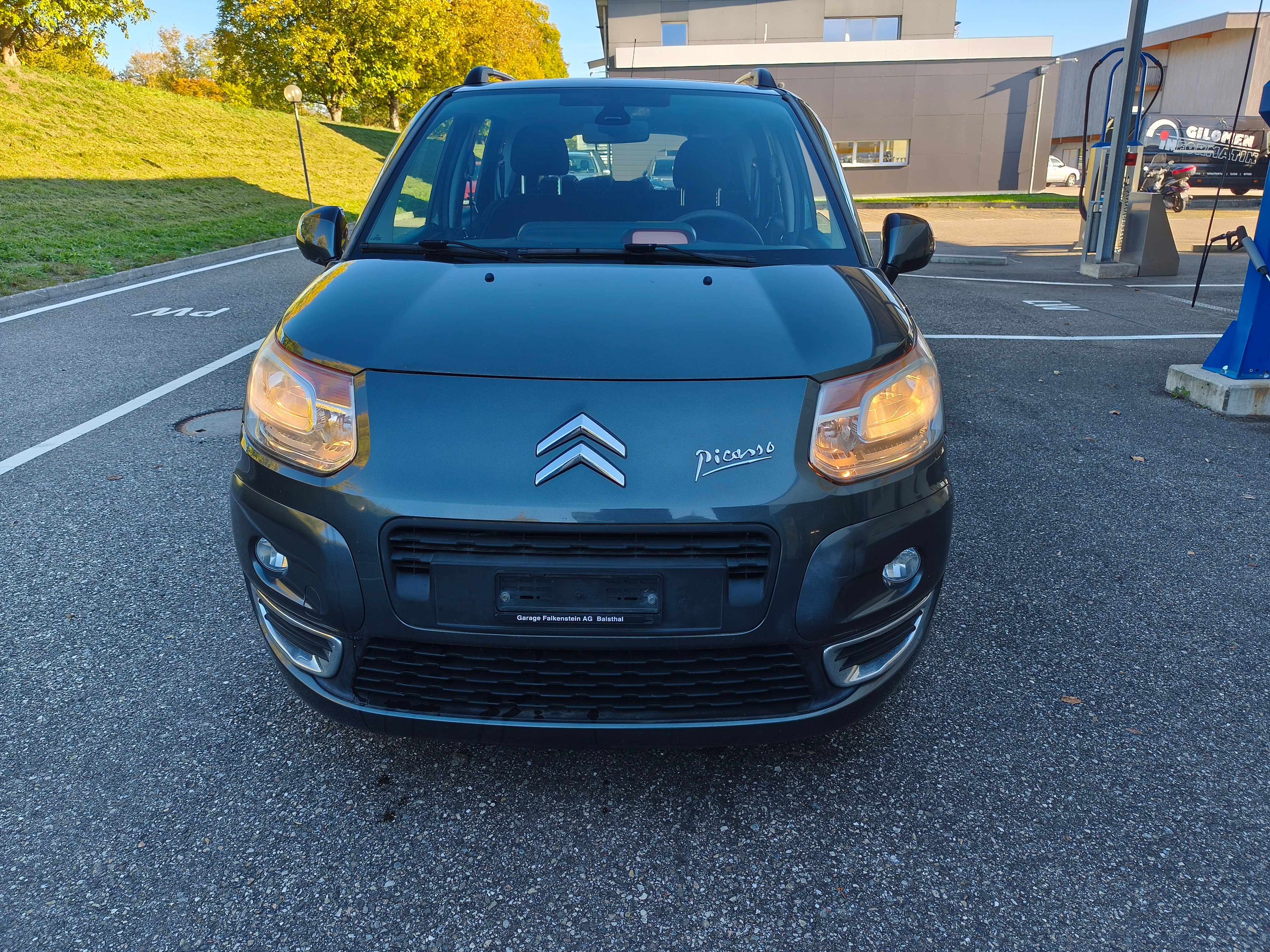 Car photo