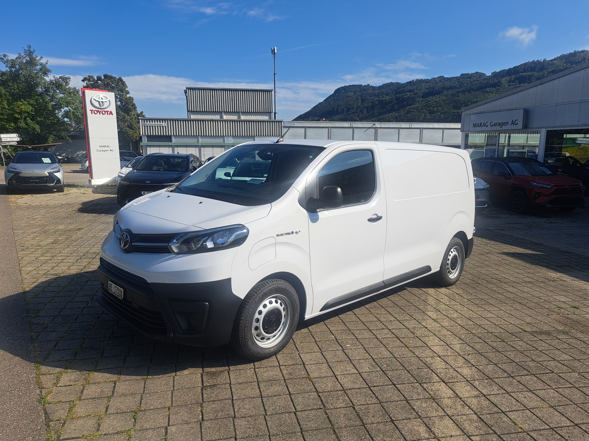 TOYOTA Proace EV 75kWh Medium Active-image-2