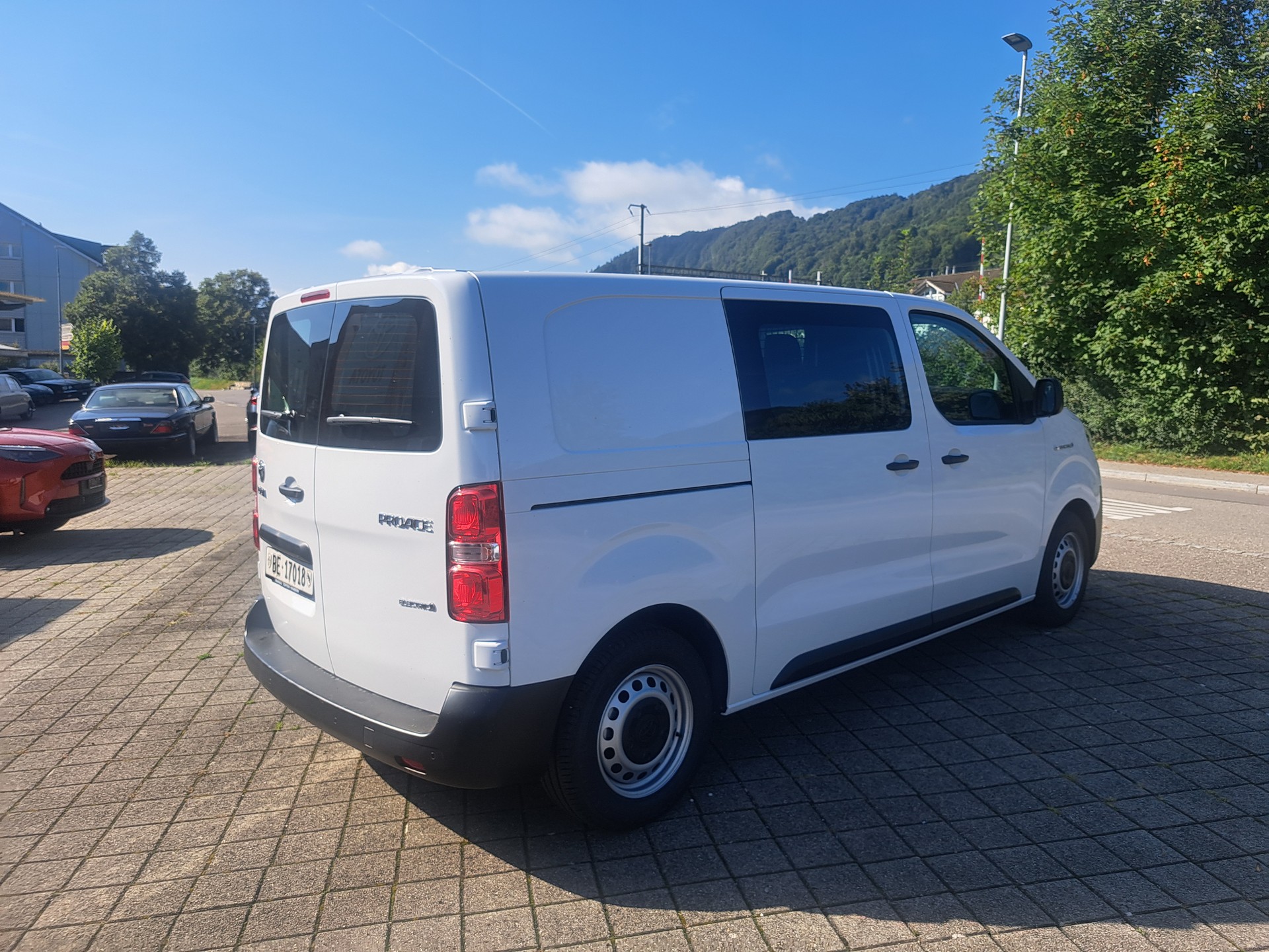 TOYOTA Proace EV 75kWh Medium Active-image-8