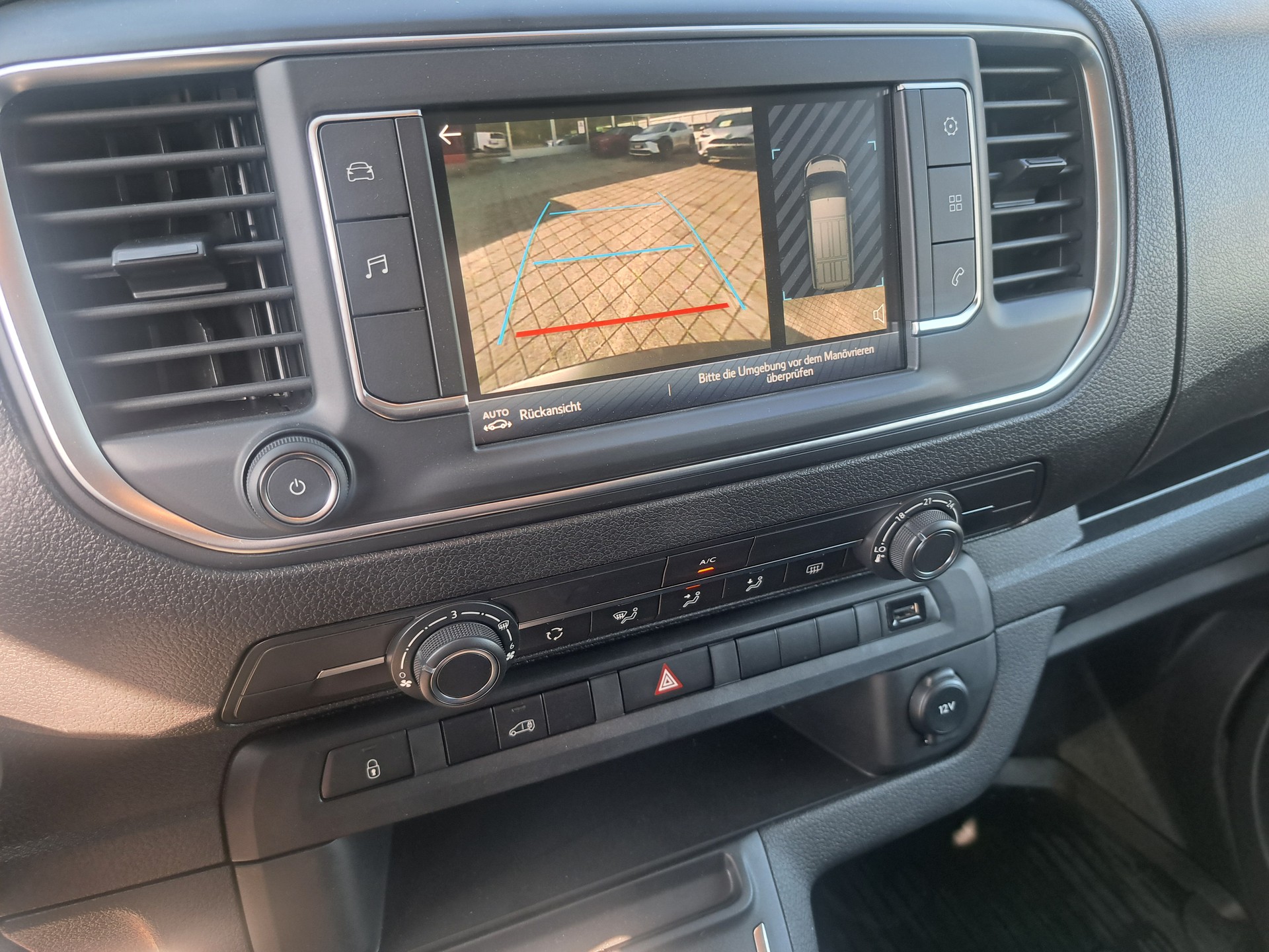 TOYOTA Proace EV 75kWh Medium Active-image-12