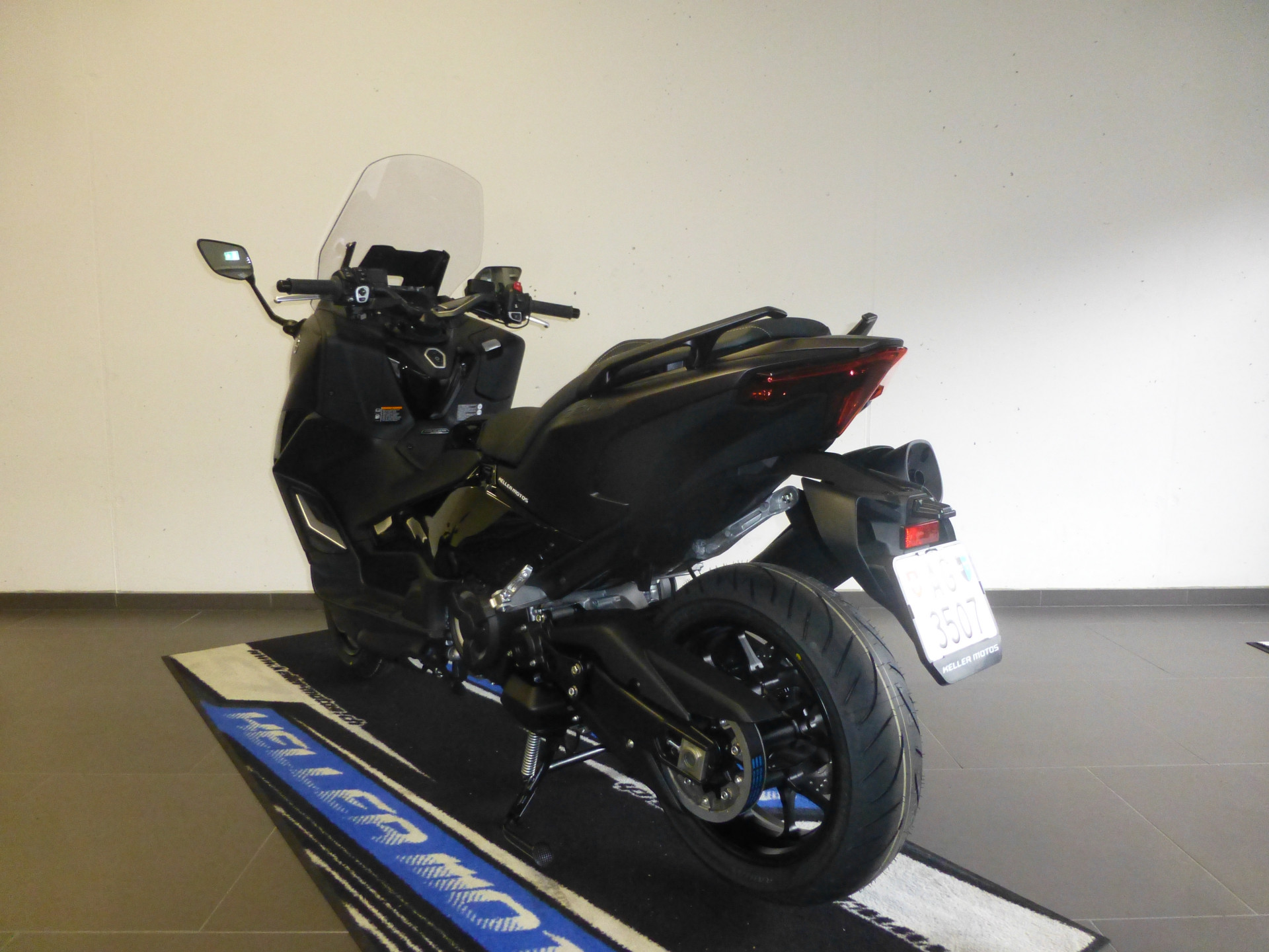 YAMAHA T-MAX Tech-Max XP 560-showroom-element-3