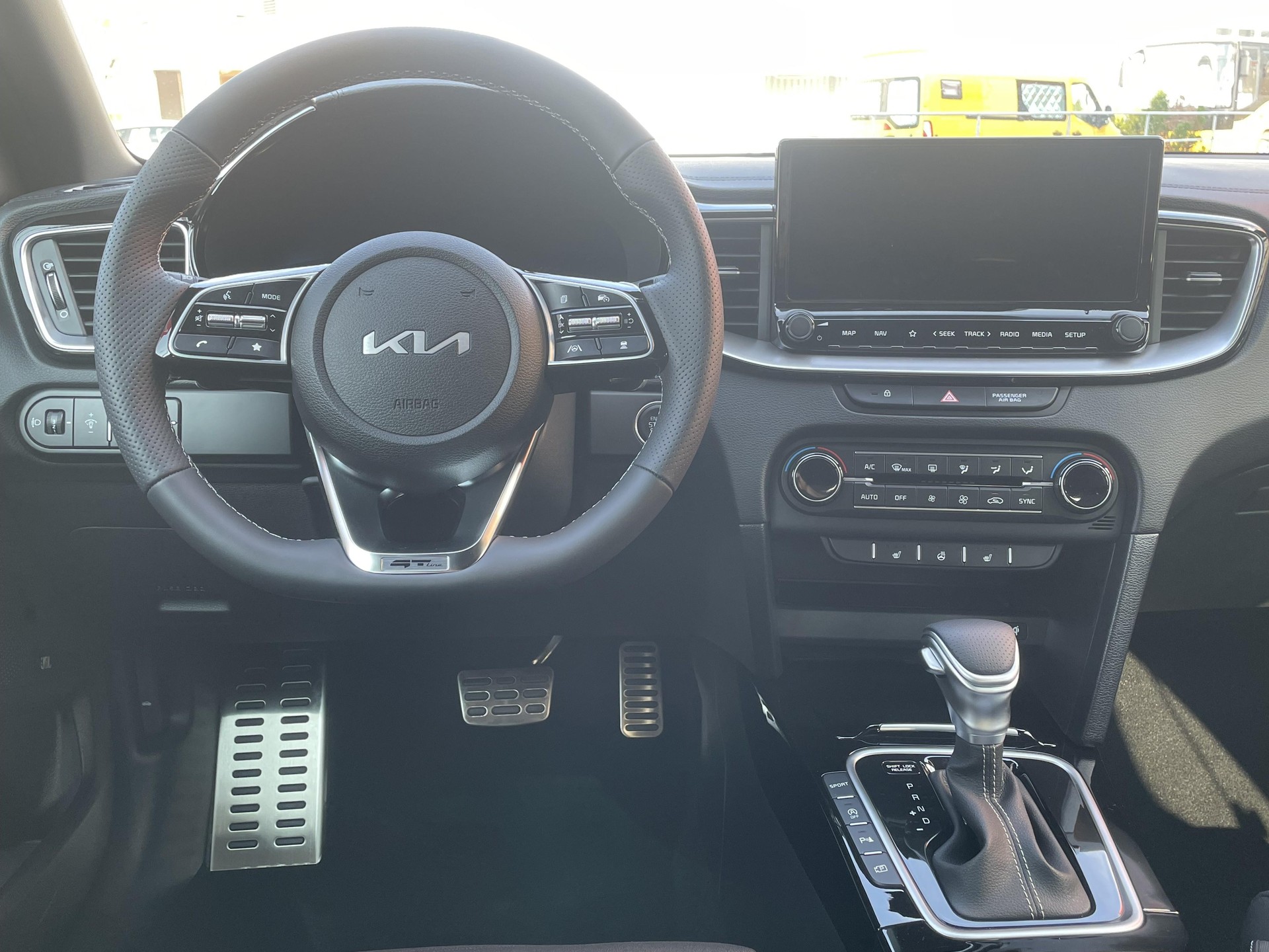 KIA XCeed 1.5 T-GDi GT-Line-image-2