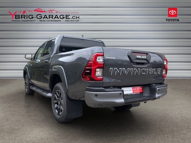 TOYOTA Hilux 2.8d MHEV Invincible Double Cab 4x4-image-2