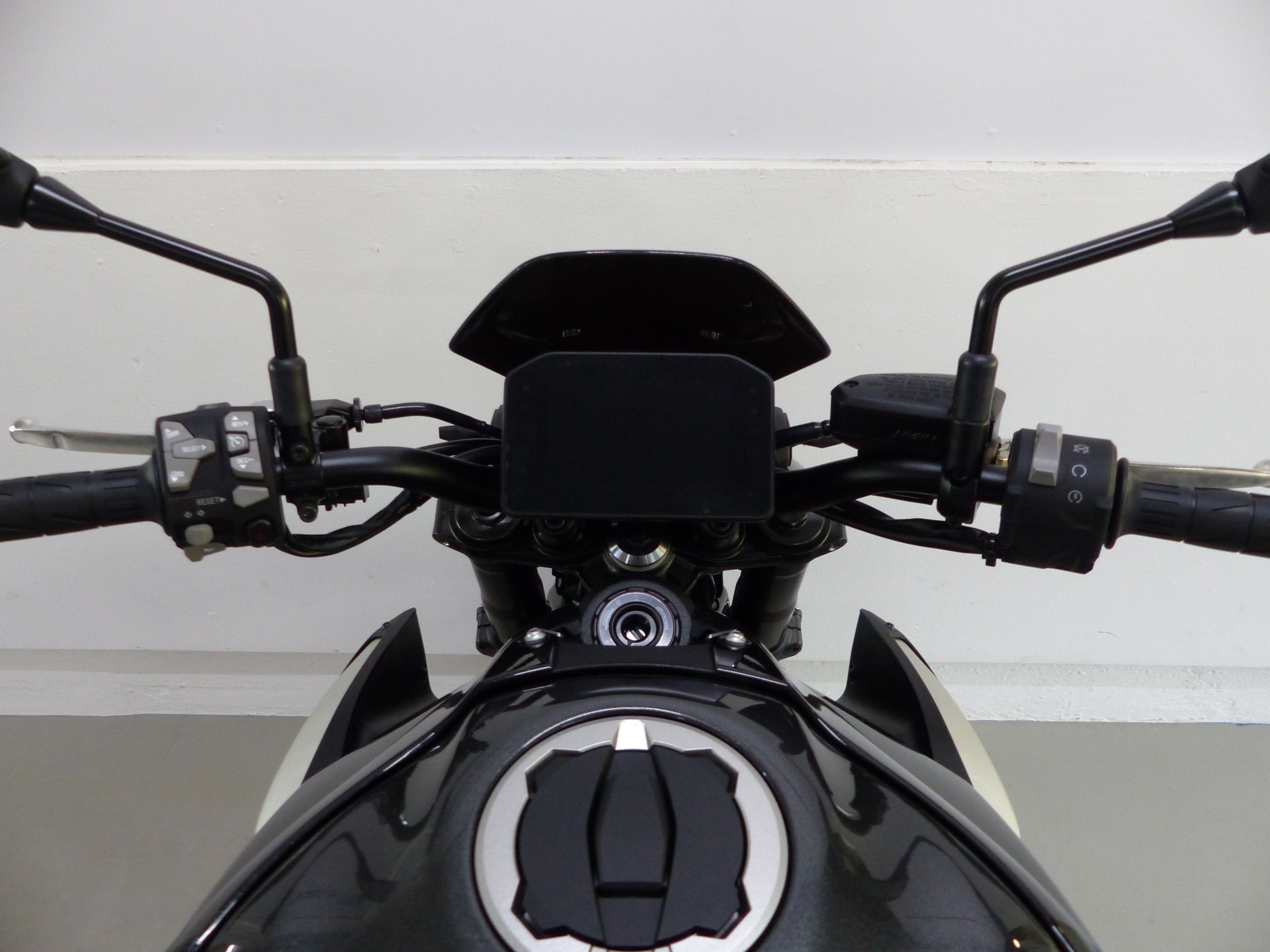 KAWASAKI Z 900 ABS MY25 Performance mit Zubehör-image-8