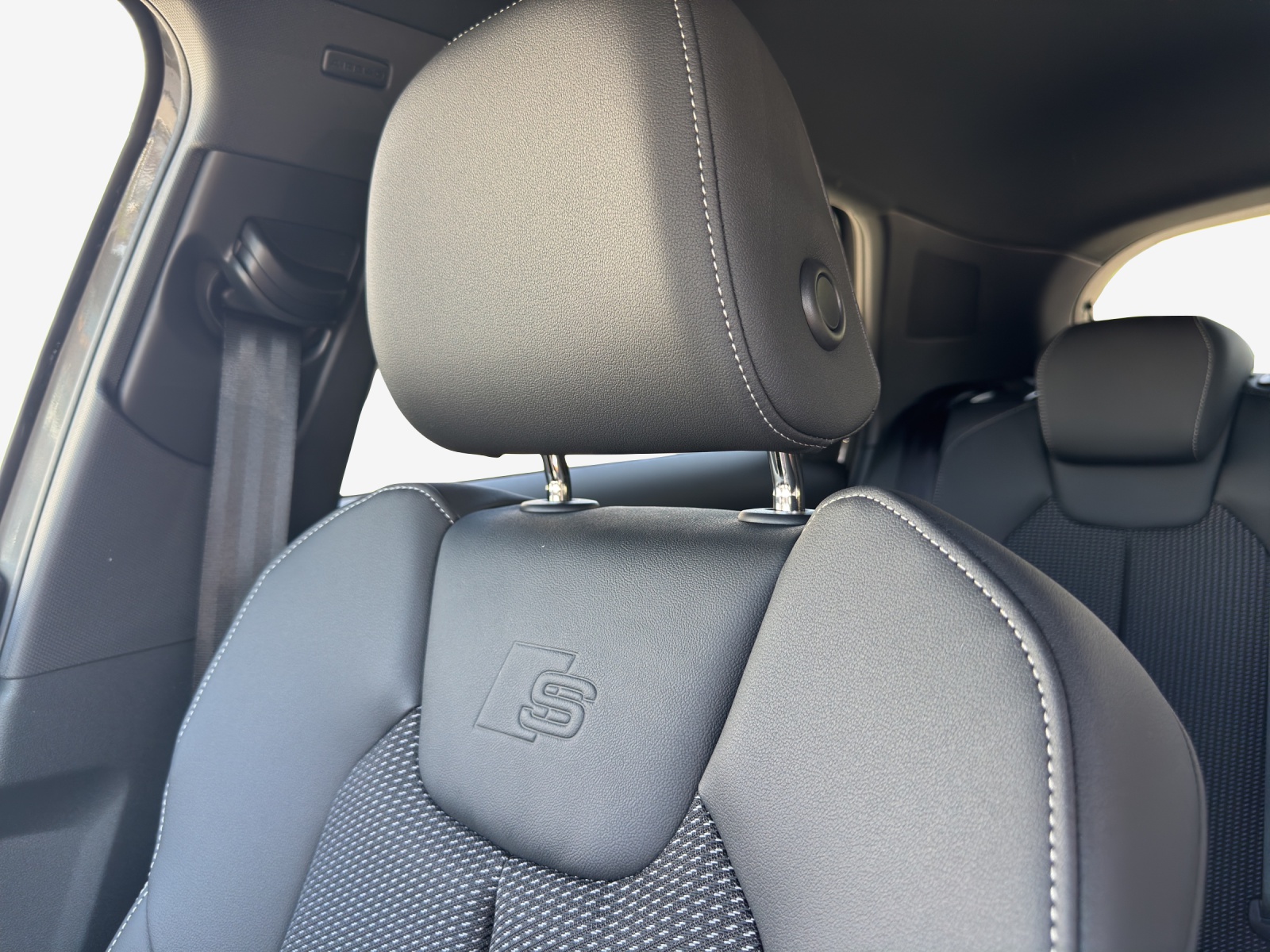 AUDI A1 Sportback 30 TFSI S Line Attraction S-tronic-image-15
