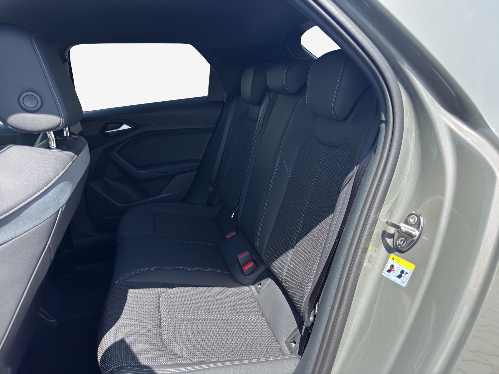 AUDI A1 Sportback 30 TFSI S Line Attraction S-tronic-image-11