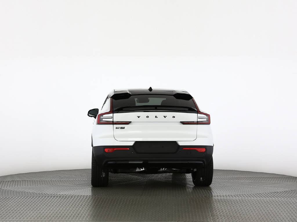VOLVO EC40 Twin Performance Black Edition AWD-image-4