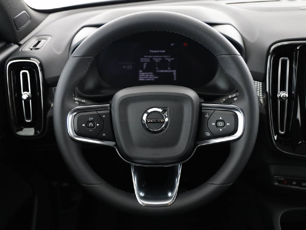 VOLVO EC40 Twin Performance Black Edition AWD-image-12
