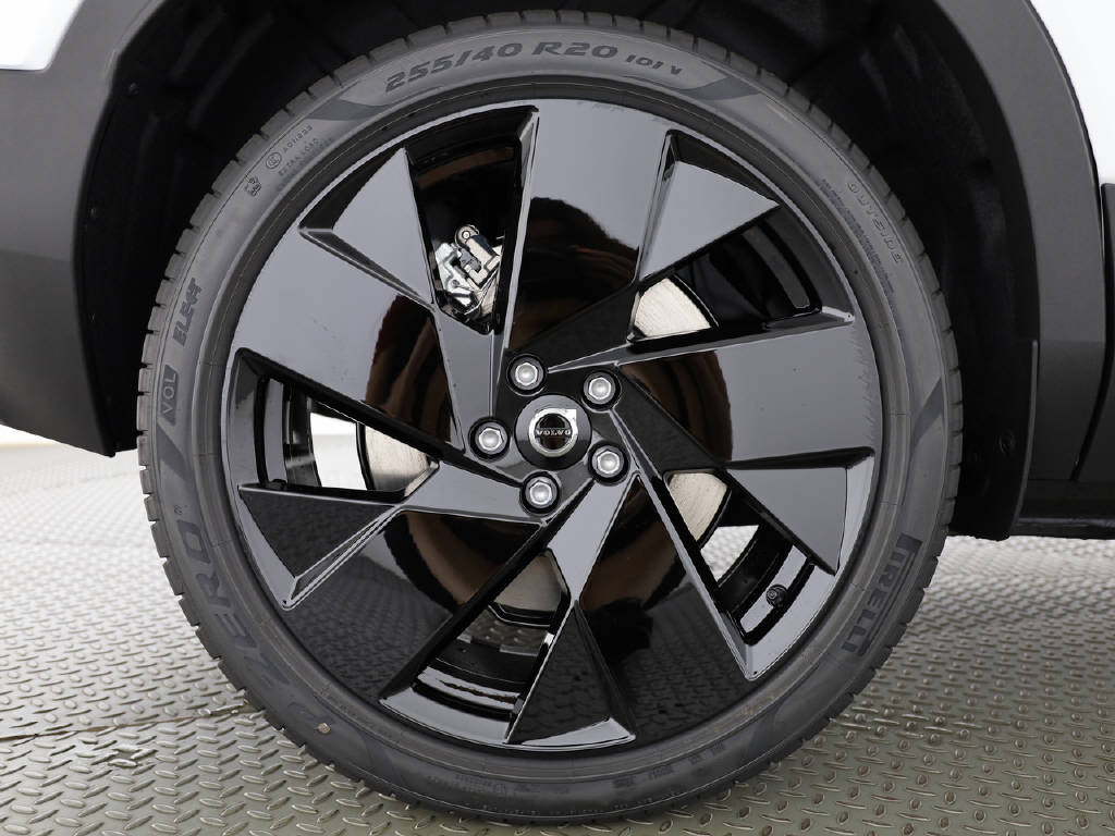 VOLVO EC40 Twin Performance Black Edition AWD-showroom-element-2