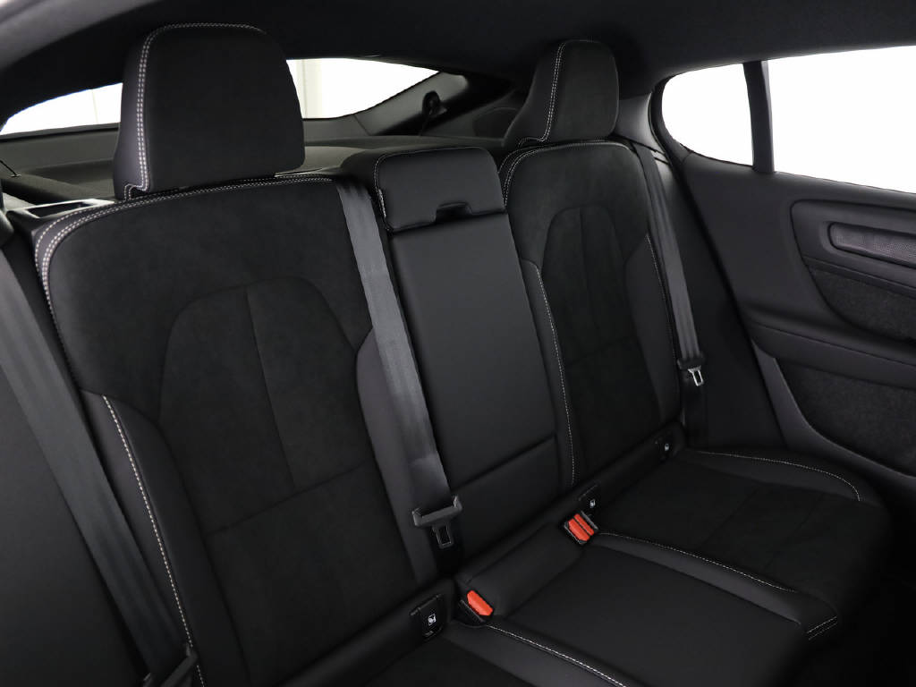 VOLVO EC40 Twin Performance Black Edition AWD-image-8