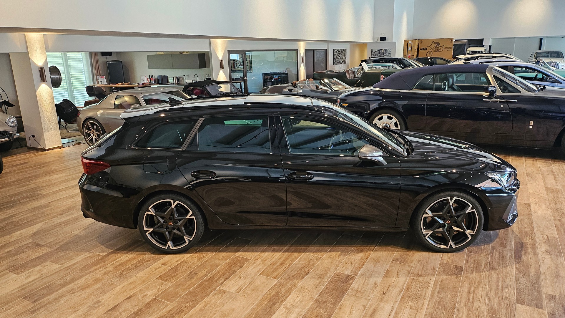 CUPRA LEON ST 2.0 TSI VZ DSG 4Drive Panodach, AHK-image-7