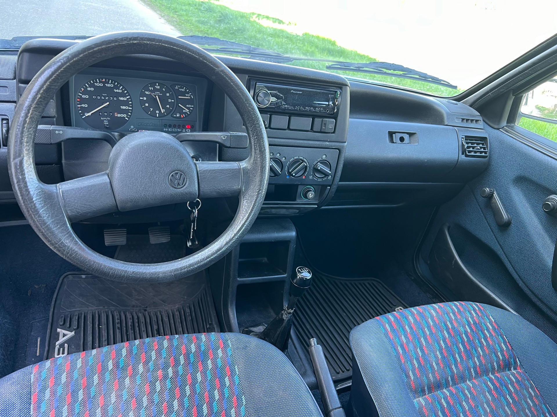 VW Polo Coupé 1300 CL-image-14