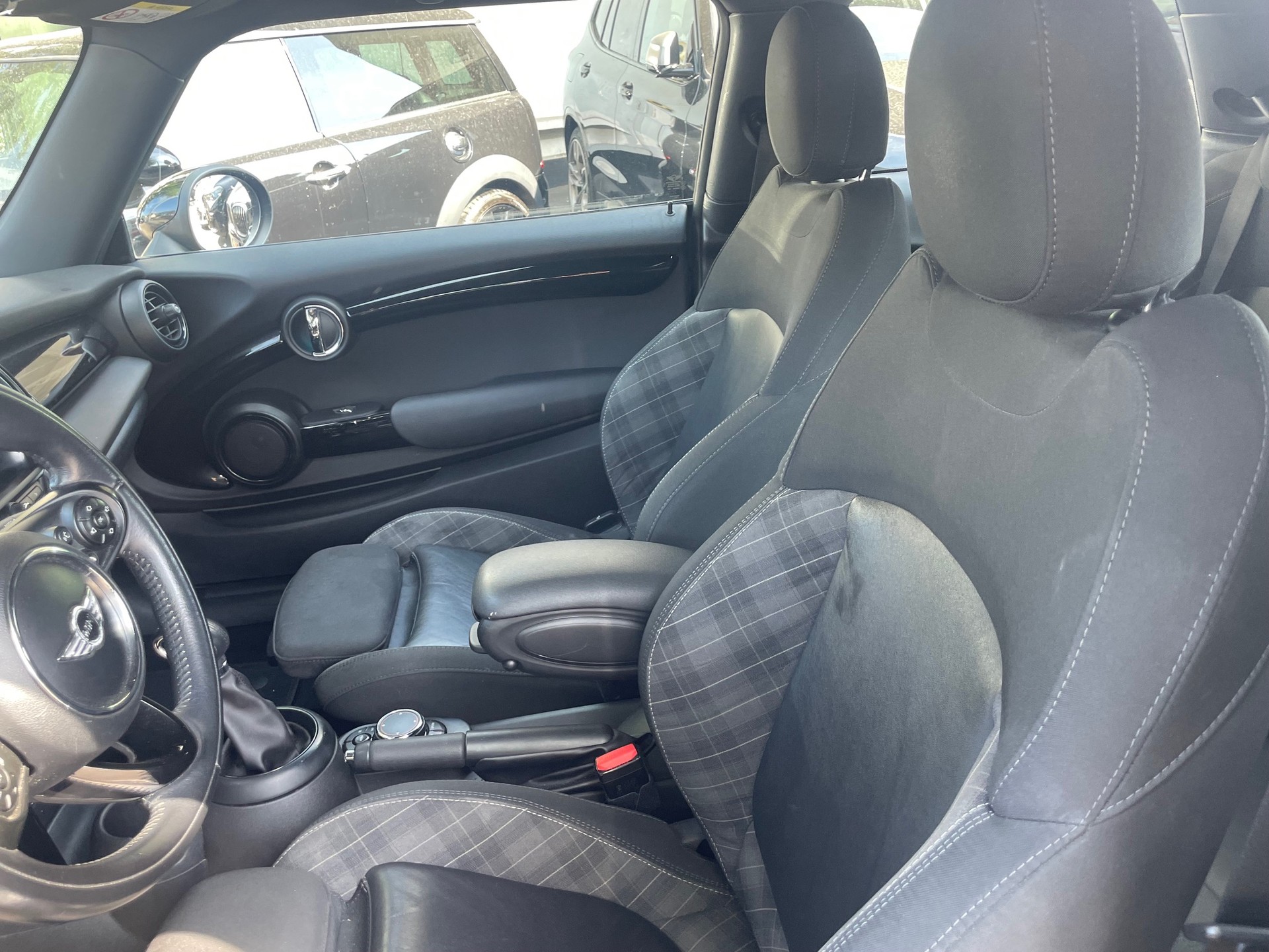 MINI Cooper Steptronic-image-3