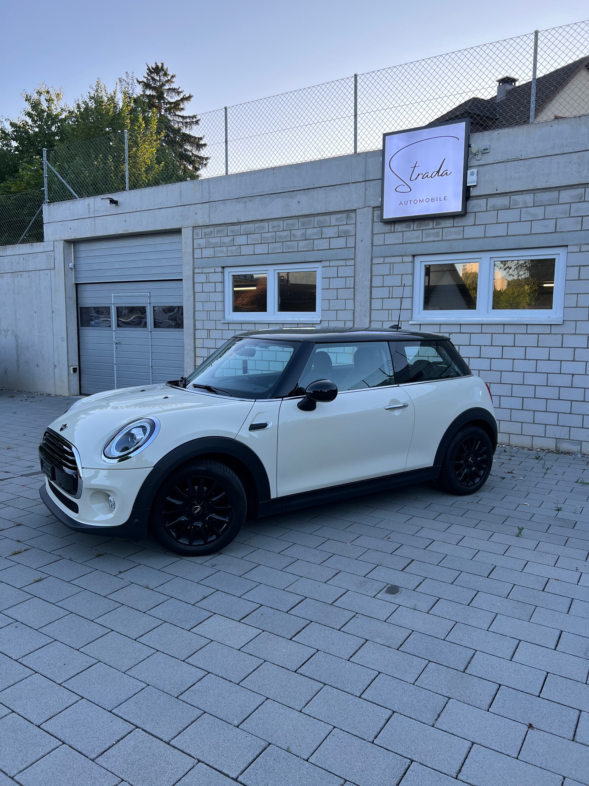 MINI Cooper-image-1