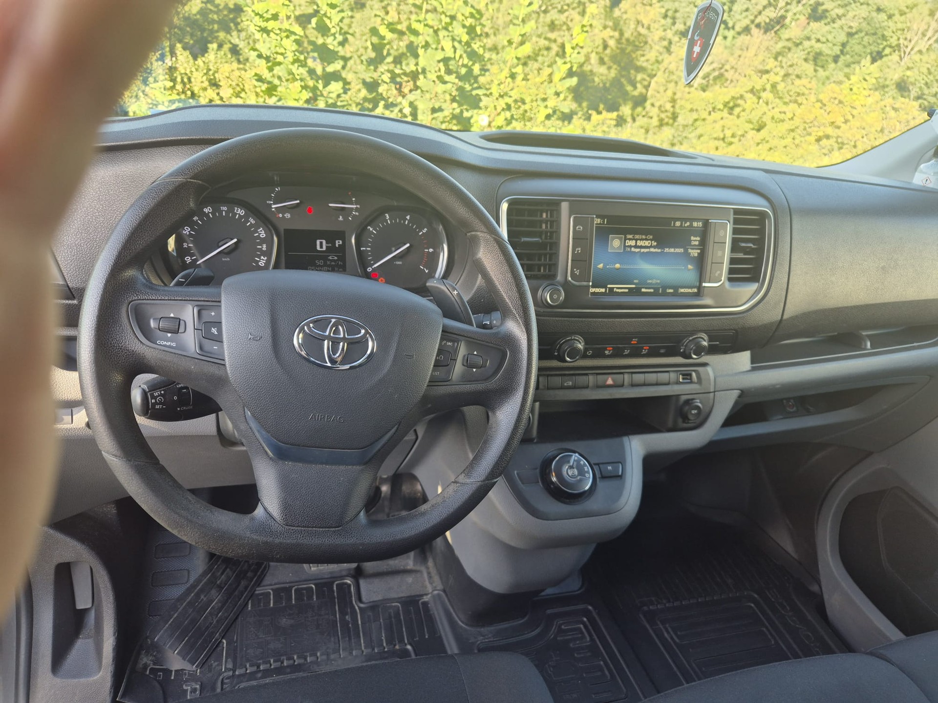TOYOTA Proace 2.0D Panel Van Medium Comfort Automat-image-5