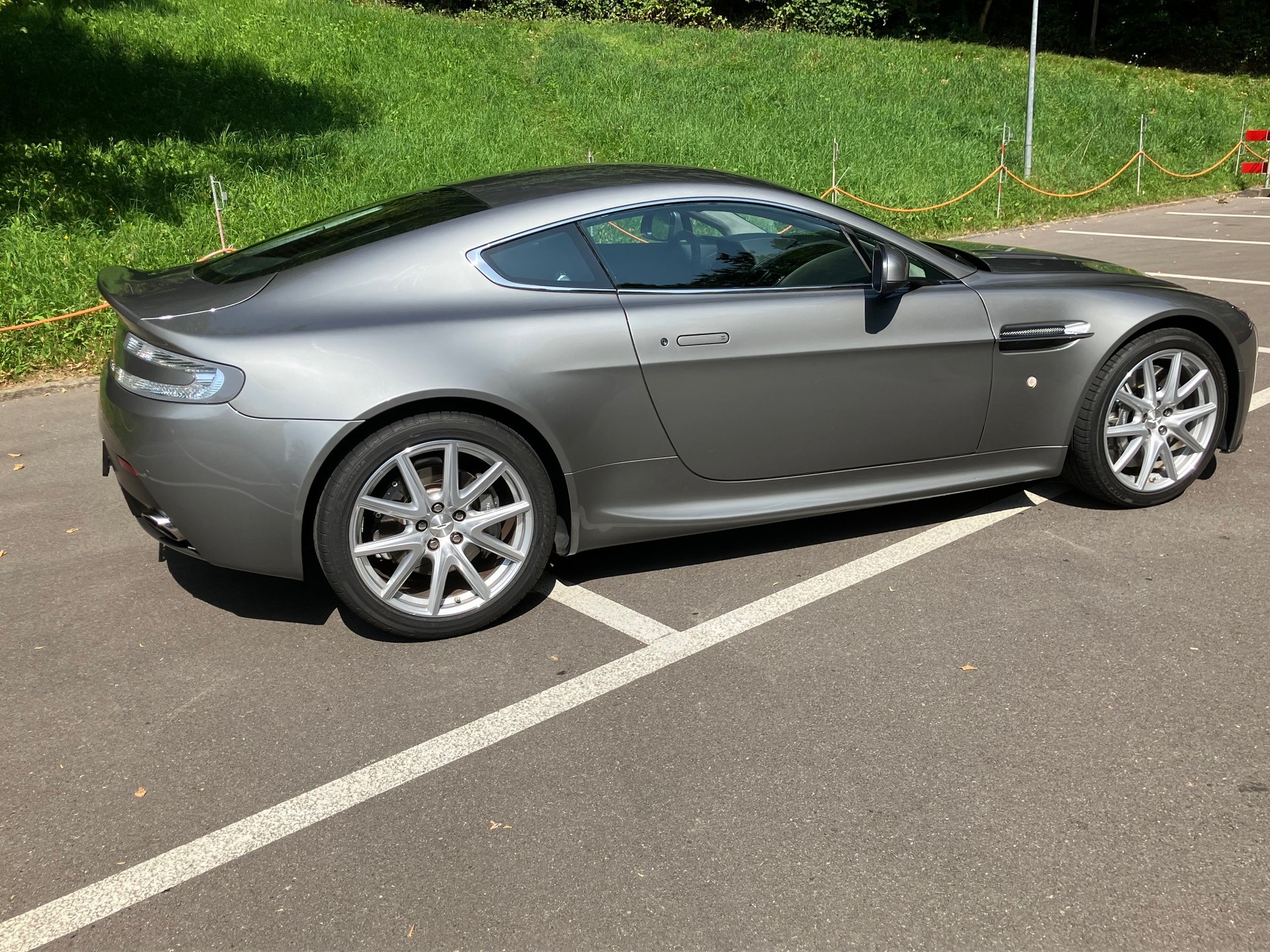 ASTON MARTIN V8 Vantage 4.7 Sportshift-image-3