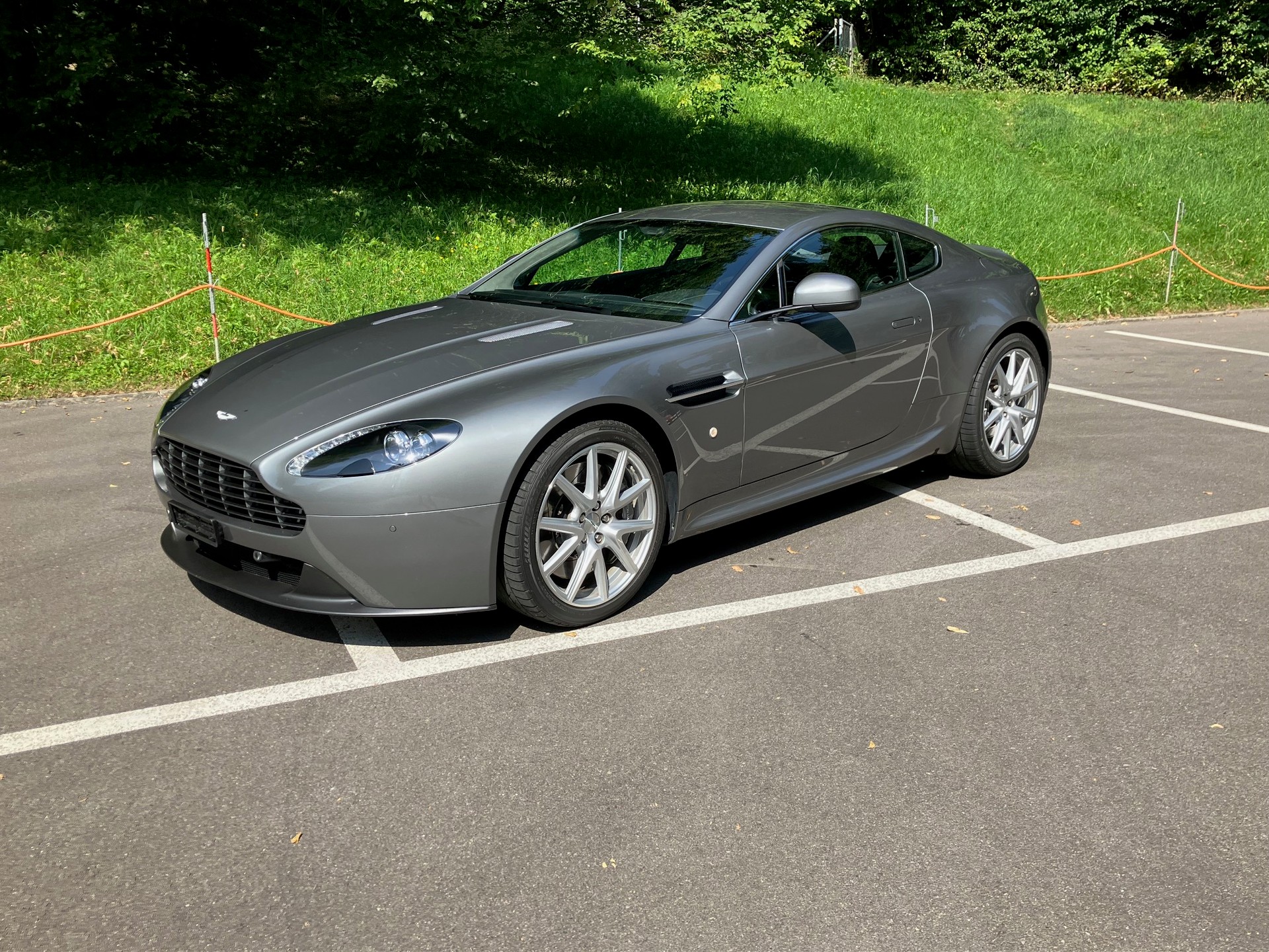 ASTON MARTIN V8 Vantage 4.7 Sportshift-image-1
