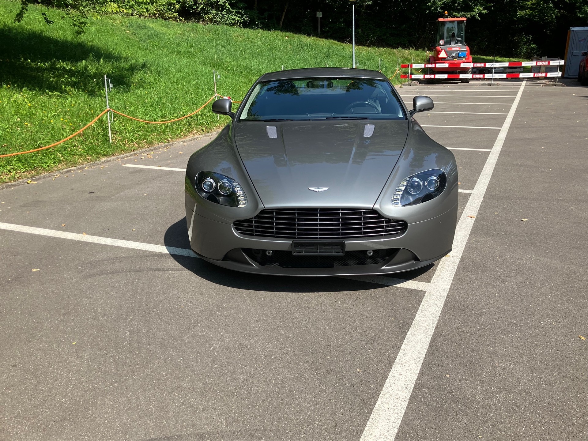 ASTON MARTIN V8 Vantage 4.7 Sportshift-image-2