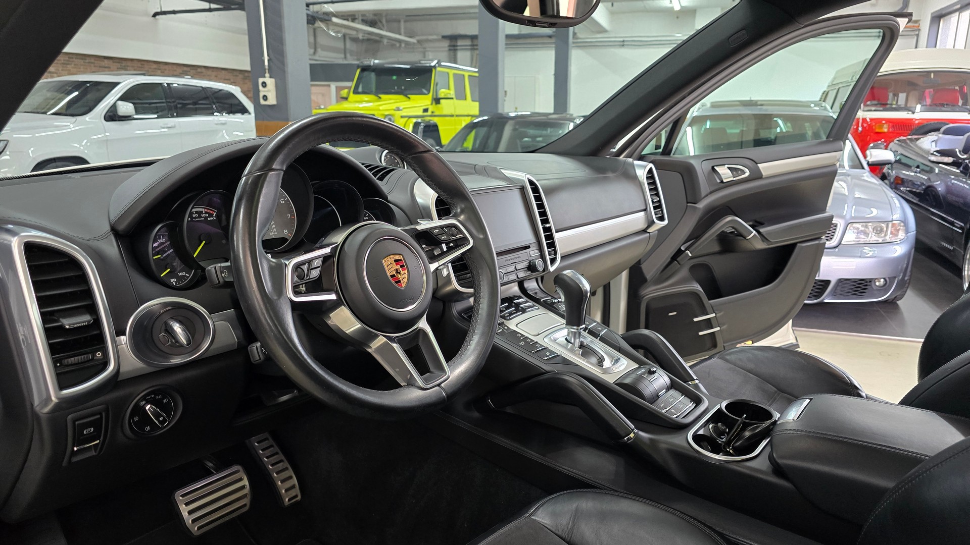 PORSCHE Cayenne S E-Hybrid Platinum Edition-image-25