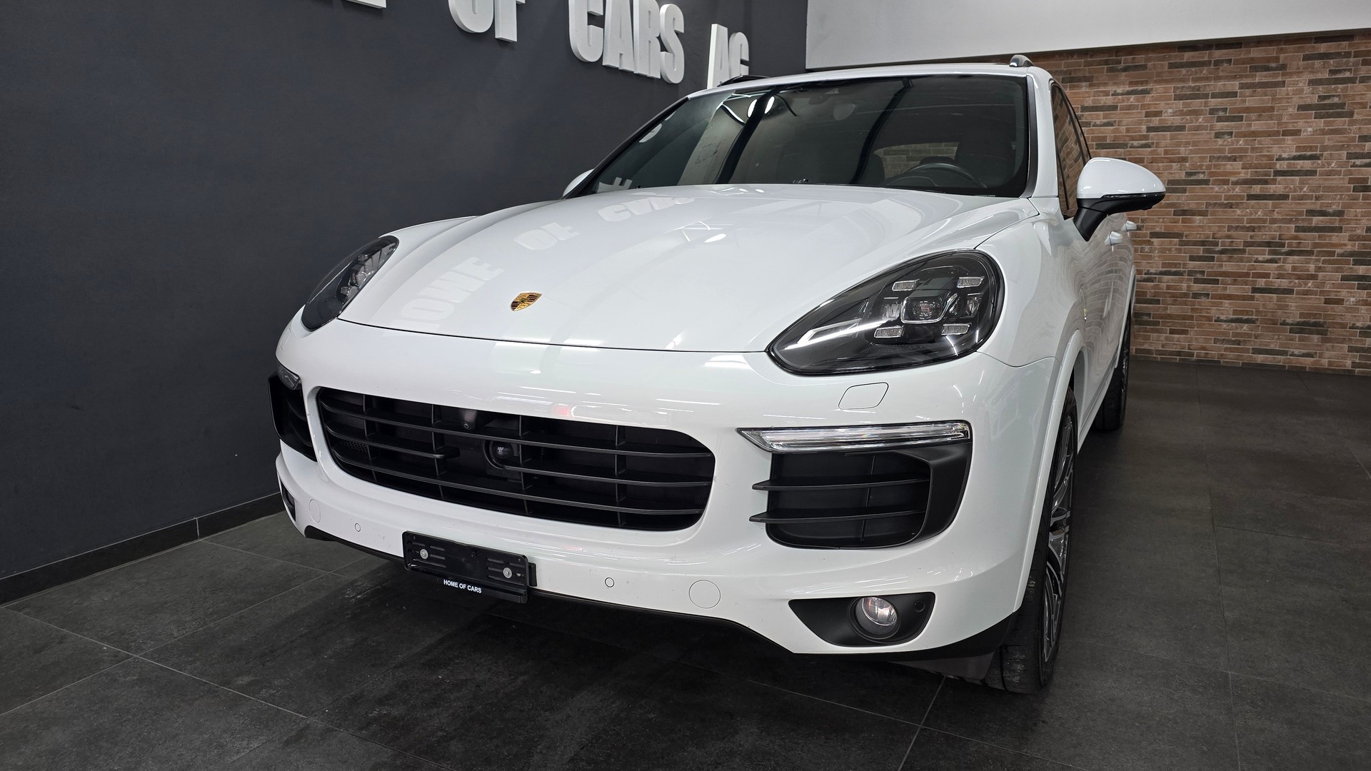 PORSCHE Cayenne S E-Hybrid Platinum Edition-image-17