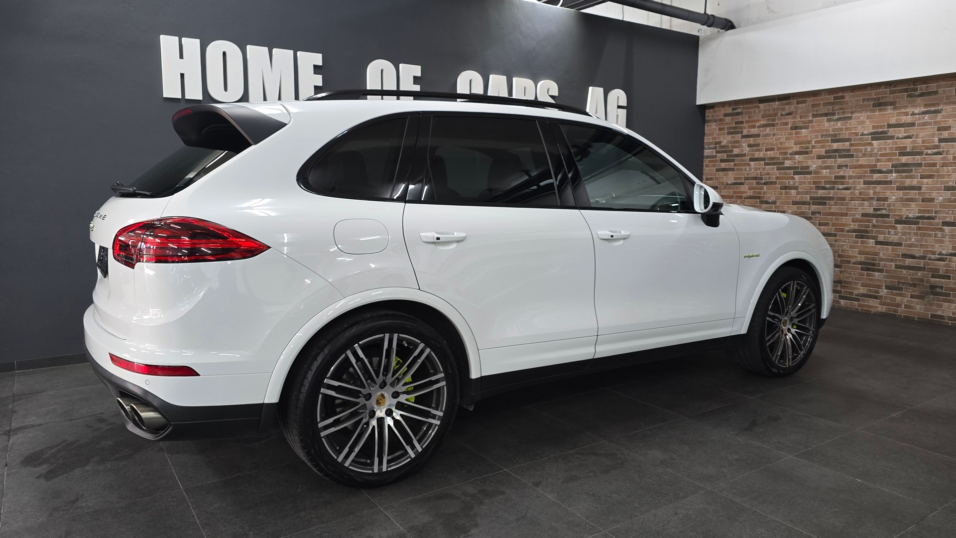 PORSCHE Cayenne S E-Hybrid Platinum Edition-image-10