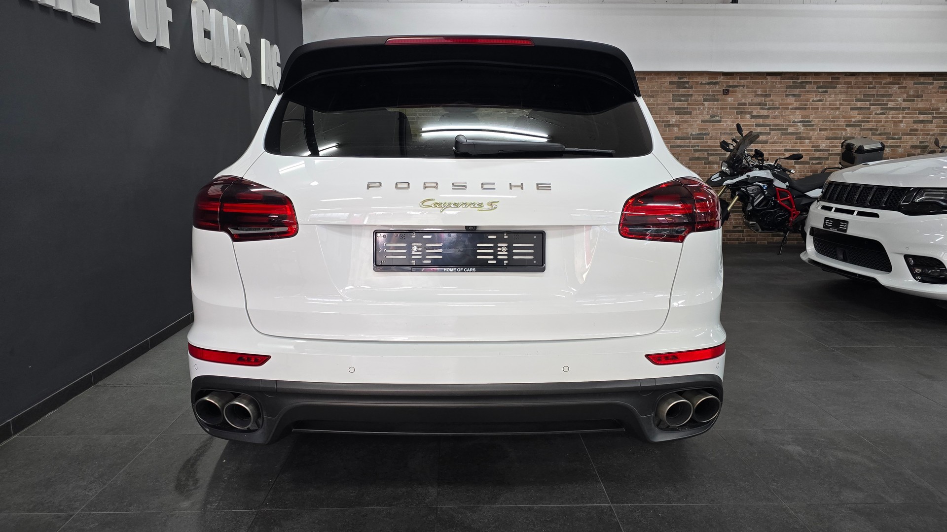 PORSCHE Cayenne S E-Hybrid Platinum Edition-image-7