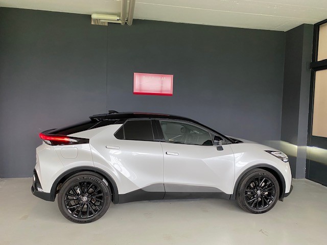 TOYOTA C-HR 2.0 PHEV GR Sport-image-3