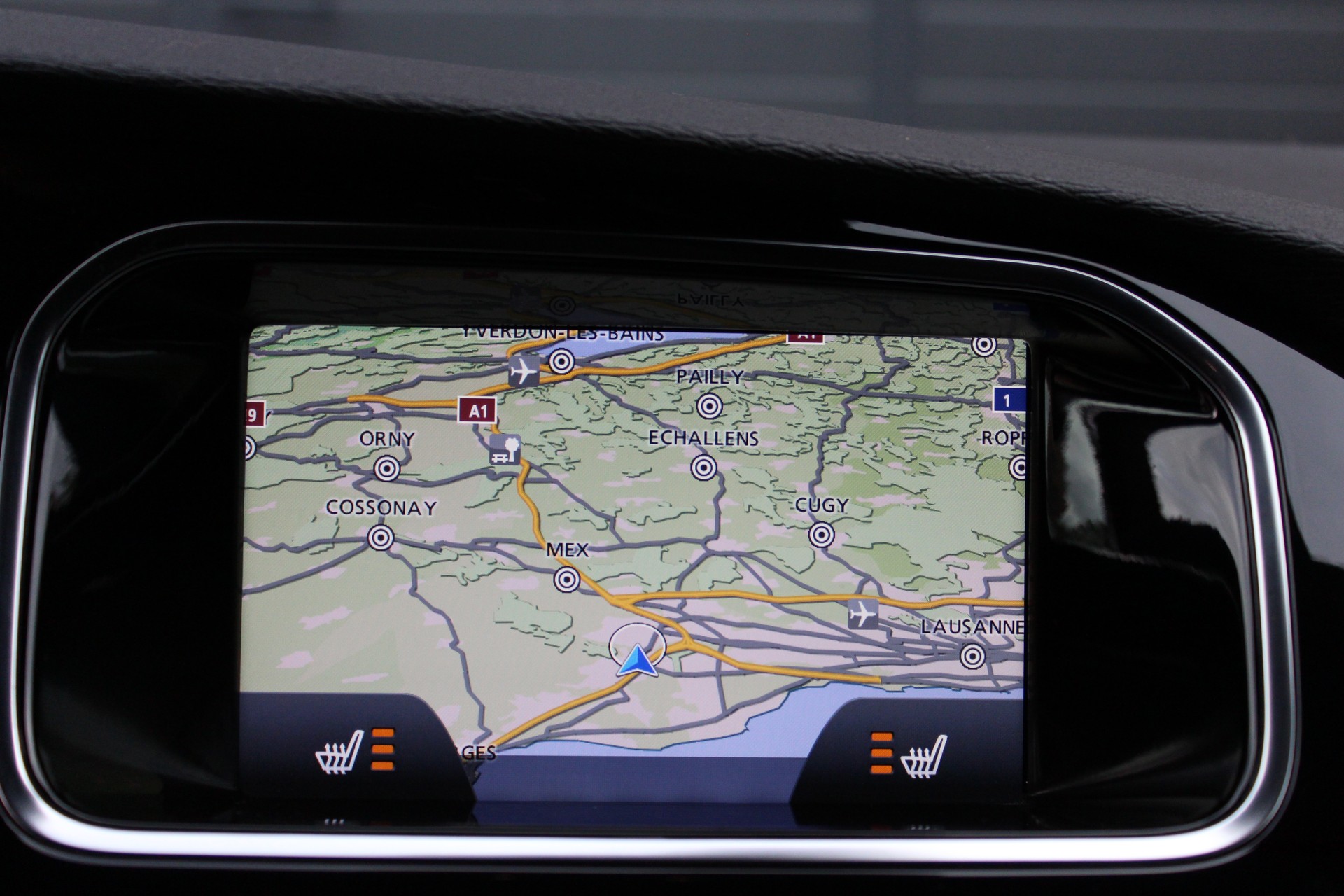 VOLVO V40 Sport200 - "Edition 1/200 exemplaires * Kit complet Maxton * Echappement Heico * Entretien suivi"-image-23