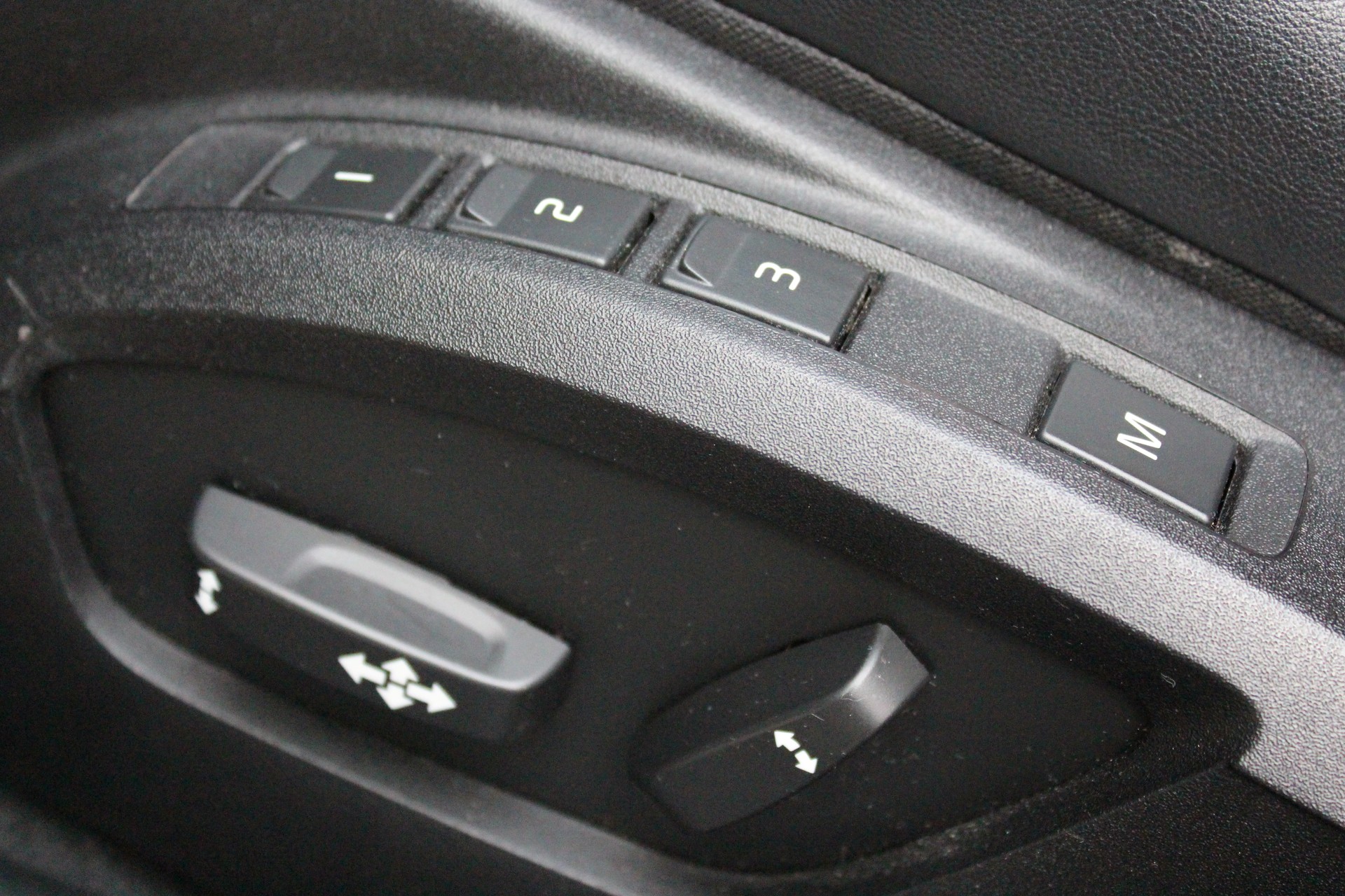 VOLVO V40 Sport200 - "Edition 1/200 exemplaires * Kit complet Maxton * Echappement Heico * Entretien suivi"-image-19