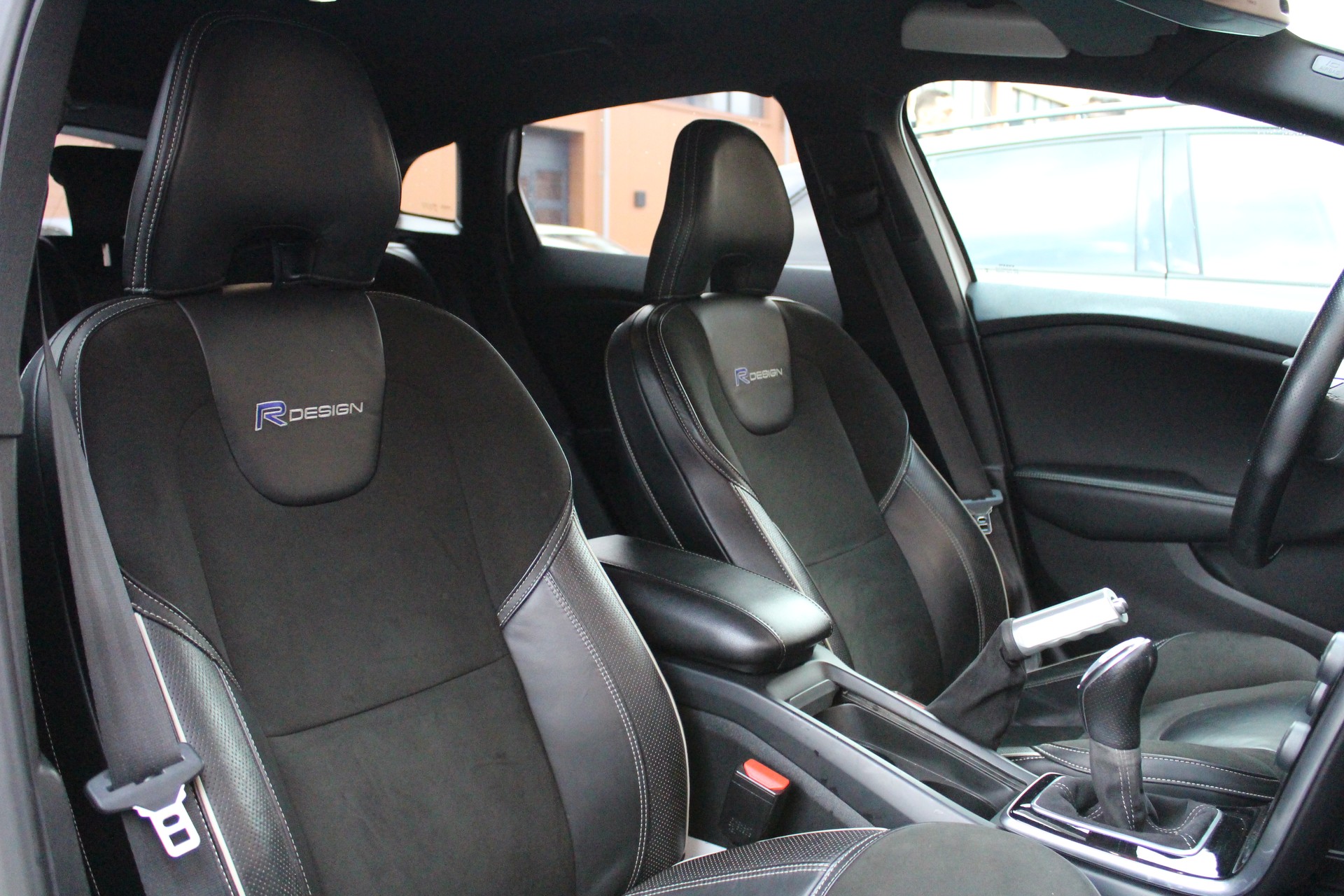 VOLVO V40 Sport200 - "Edition 1/200 exemplaires * Kit complet Maxton * Echappement Heico * Entretien suivi"-image-17