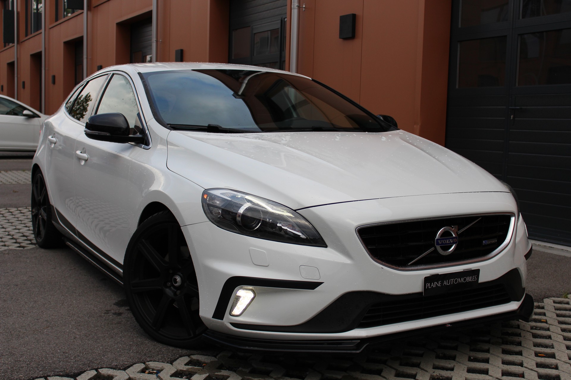 VOLVO V40 Sport200 - "Edition 1/200 exemplaires * Kit complet Maxton * Echappement Heico * Entretien suivi"-image-2