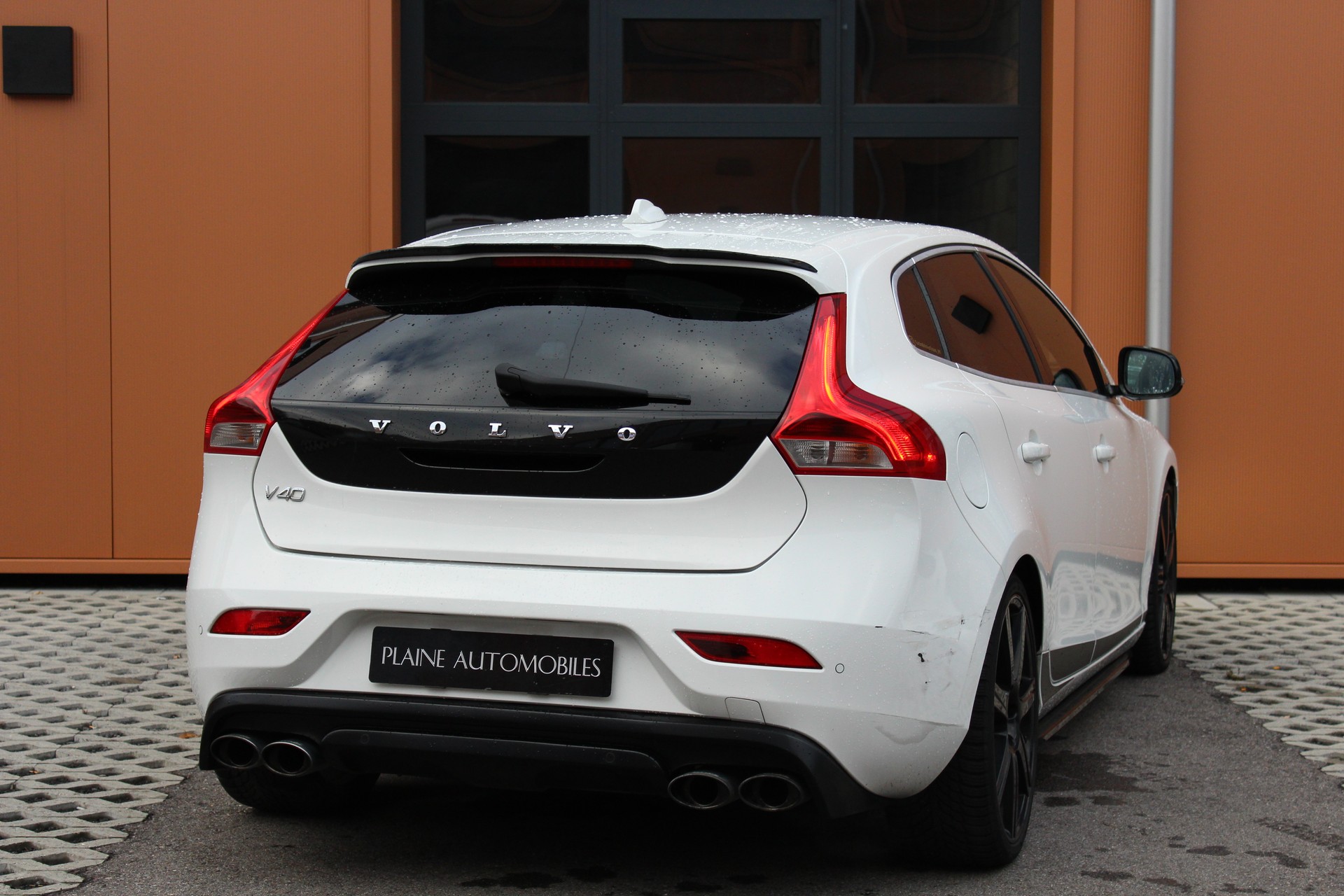 VOLVO V40 Sport200 - "Edition 1/200 exemplaires * Kit complet Maxton * Echappement Heico * Entretien suivi"-image-5