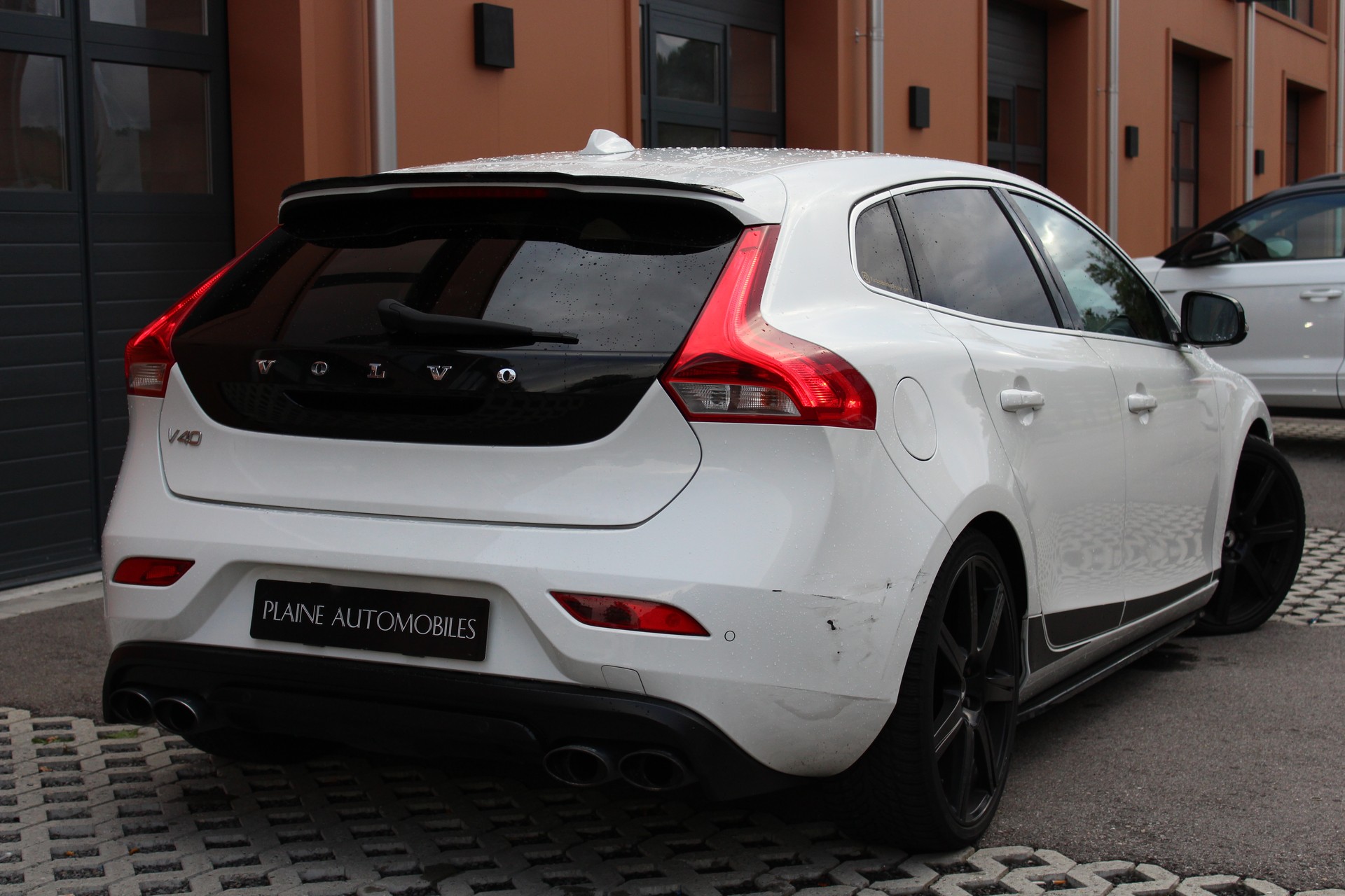 VOLVO V40 Sport200 - "Edition 1/200 exemplaires * Kit complet Maxton * Echappement Heico * Entretien suivi"-image-4
