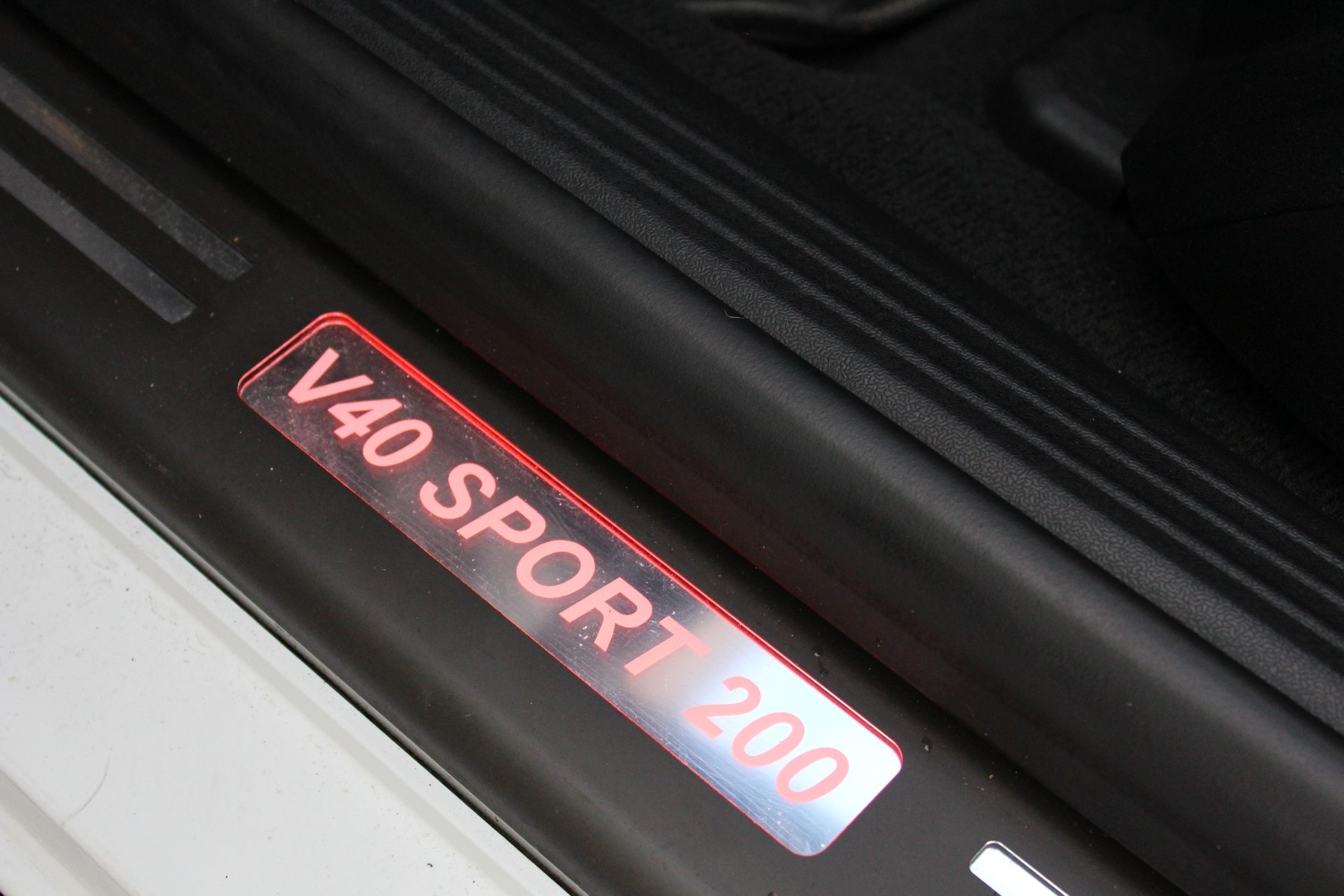 VOLVO V40 Sport200 - "Edition 1/200 exemplaires * Kit complet Maxton * Echappement Heico * Entretien suivi"-image-25