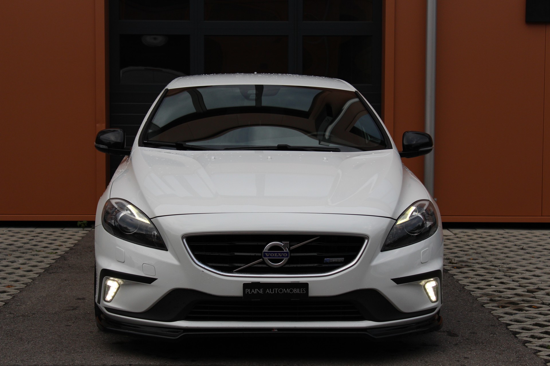 VOLVO V40 Sport200 - "Edition 1/200 exemplaires * Kit complet Maxton * Echappement Heico * Entretien suivi"-image-1