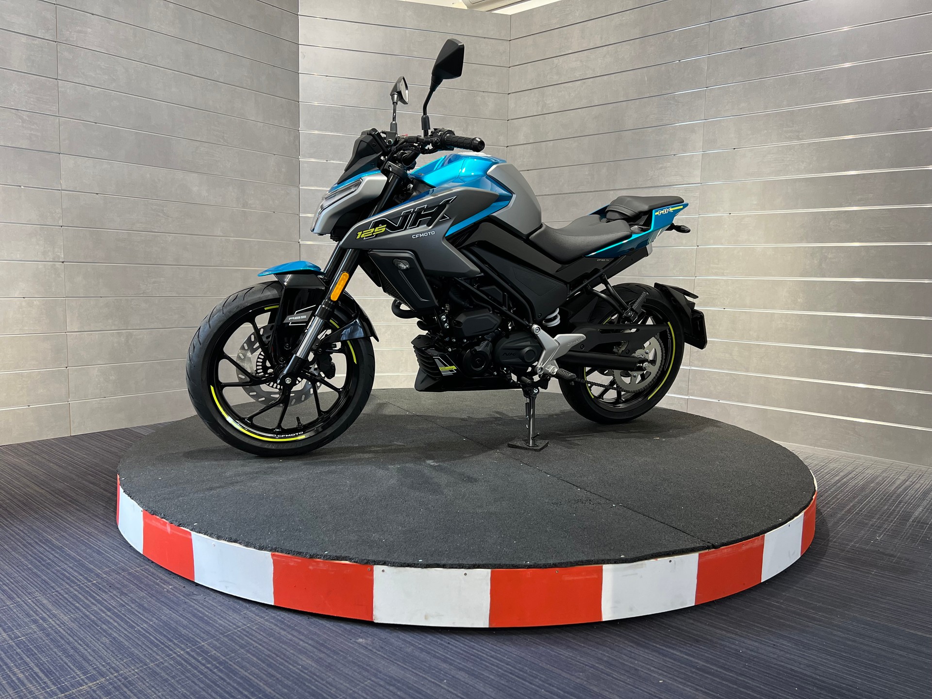 CF MOTO 125NK-showroom-element-1
