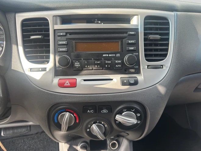 KIA Rio 1.6 CVVT Trend-image-12