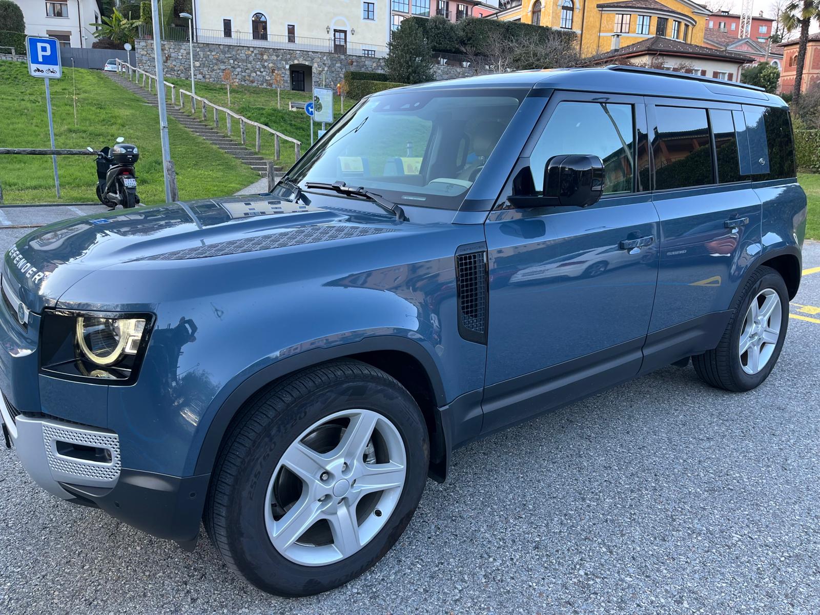 LAND ROVER Defender 110 3.0 D I6 250 SE AWD AT8-image-2