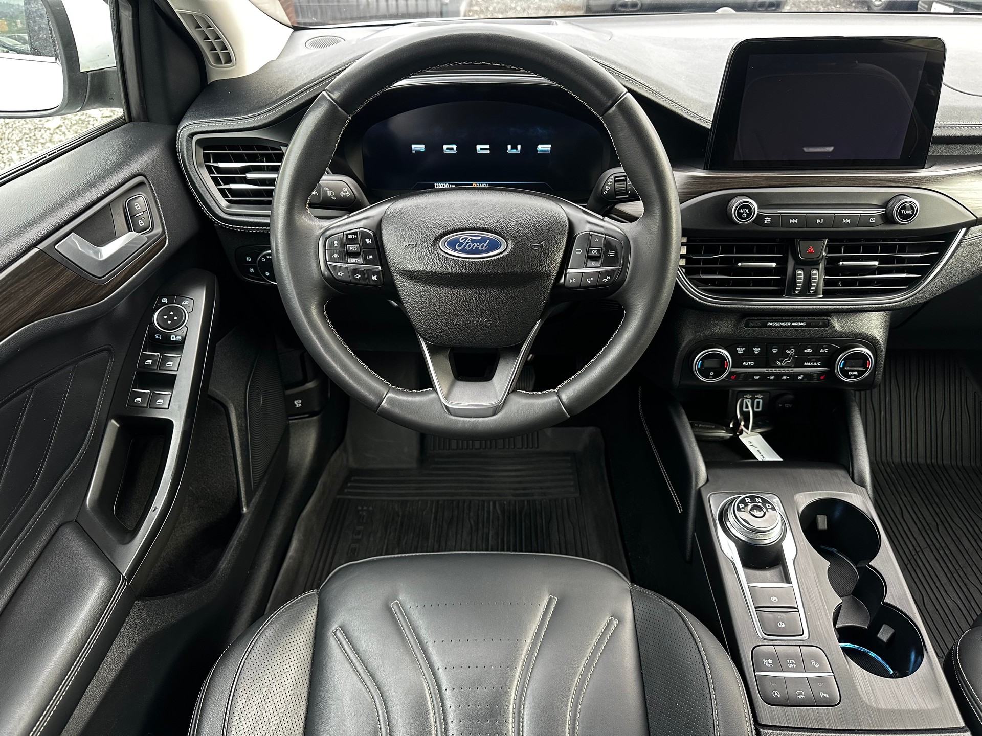 FORD Focus 1.0 SCTi Vignale Automatic-image-10