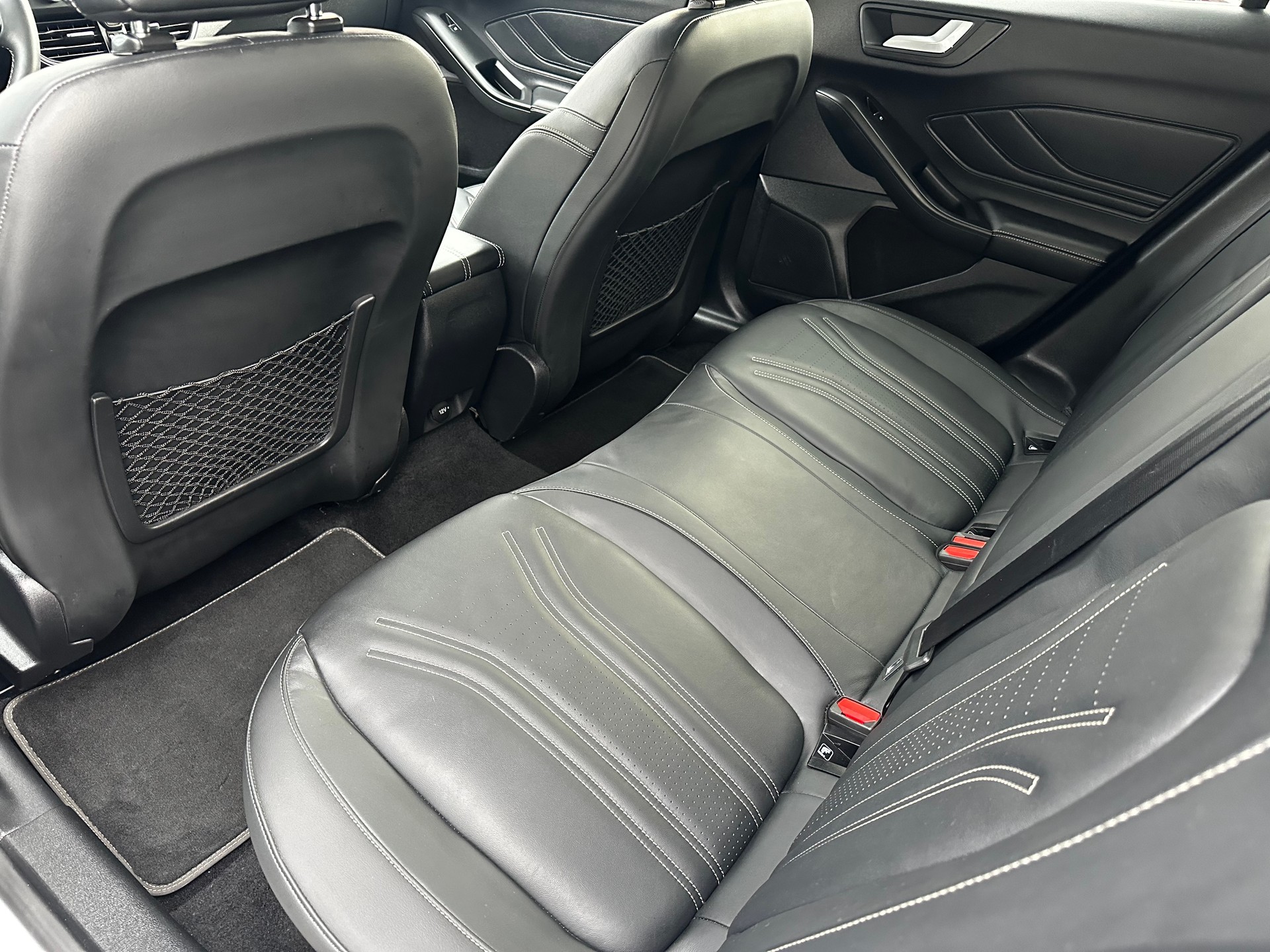 FORD Focus 1.0 SCTi Vignale Automatic-image-14