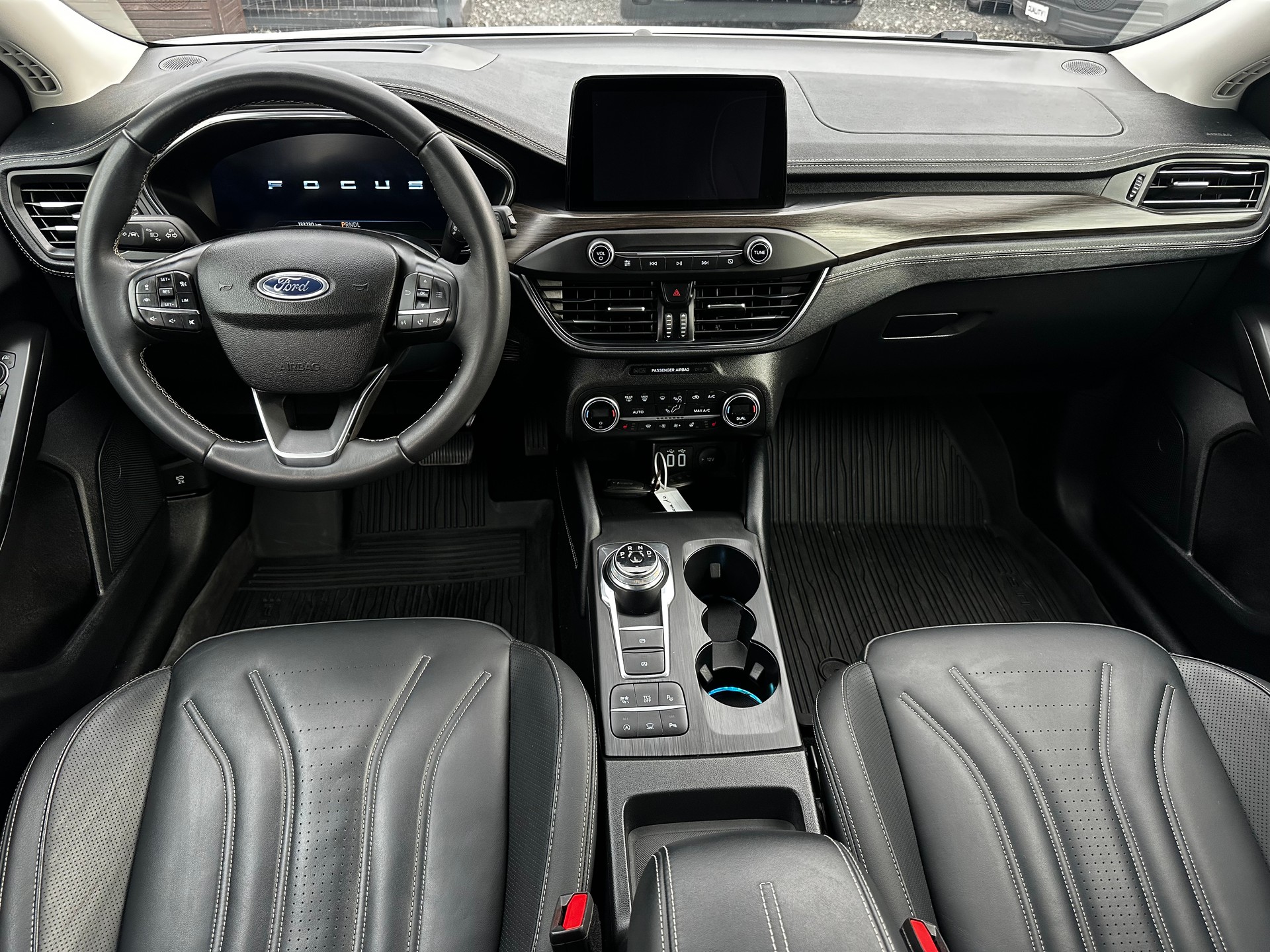 FORD Focus 1.0 SCTi Vignale Automatic-image-9
