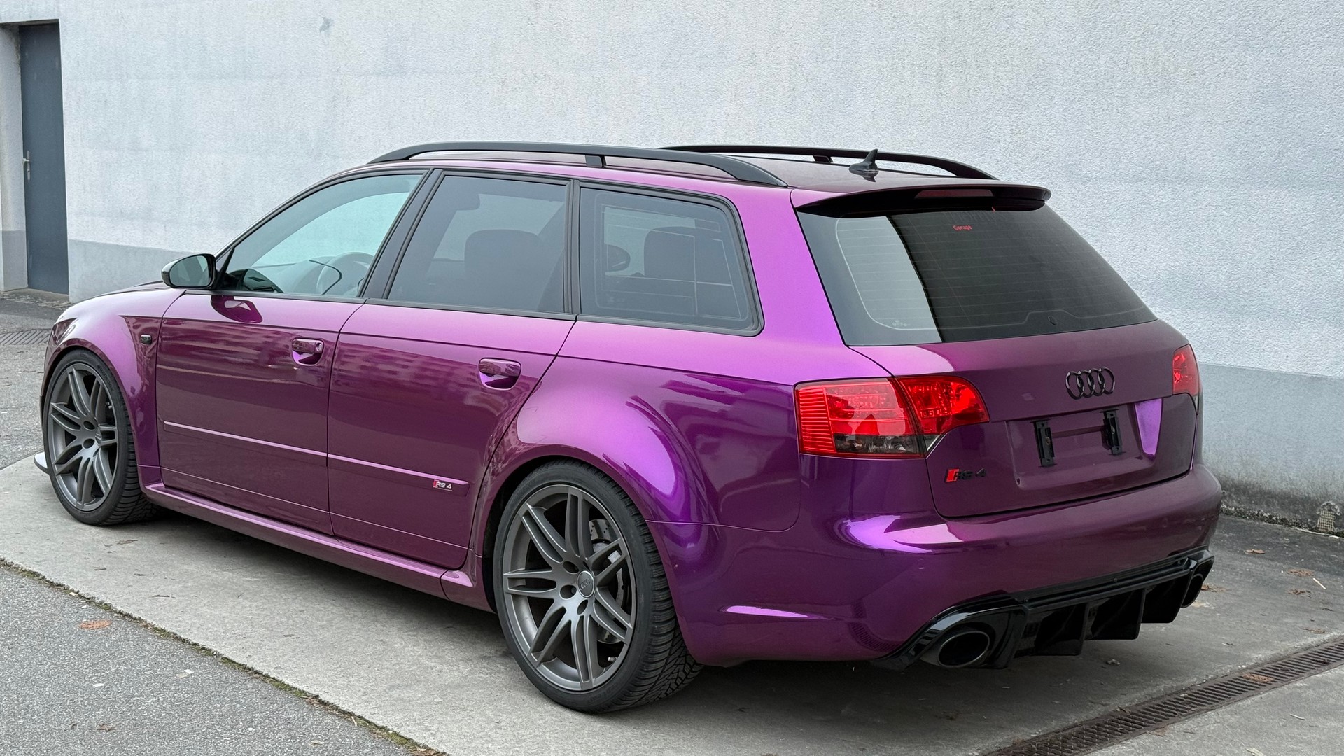 AUDI RS4 Avant 4.2 V8 quattro-image-6