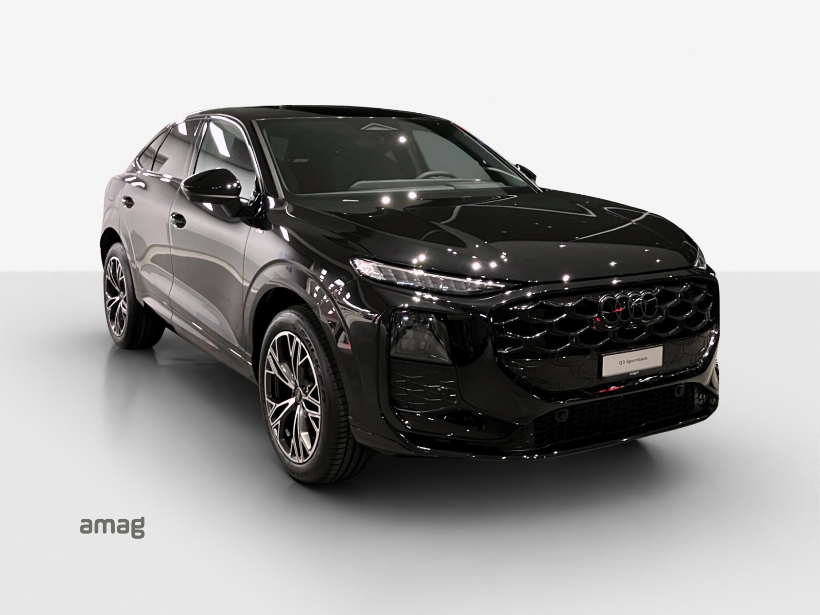 AUDI Q3 Sportback 110 kW TFSI S tronic-image-5