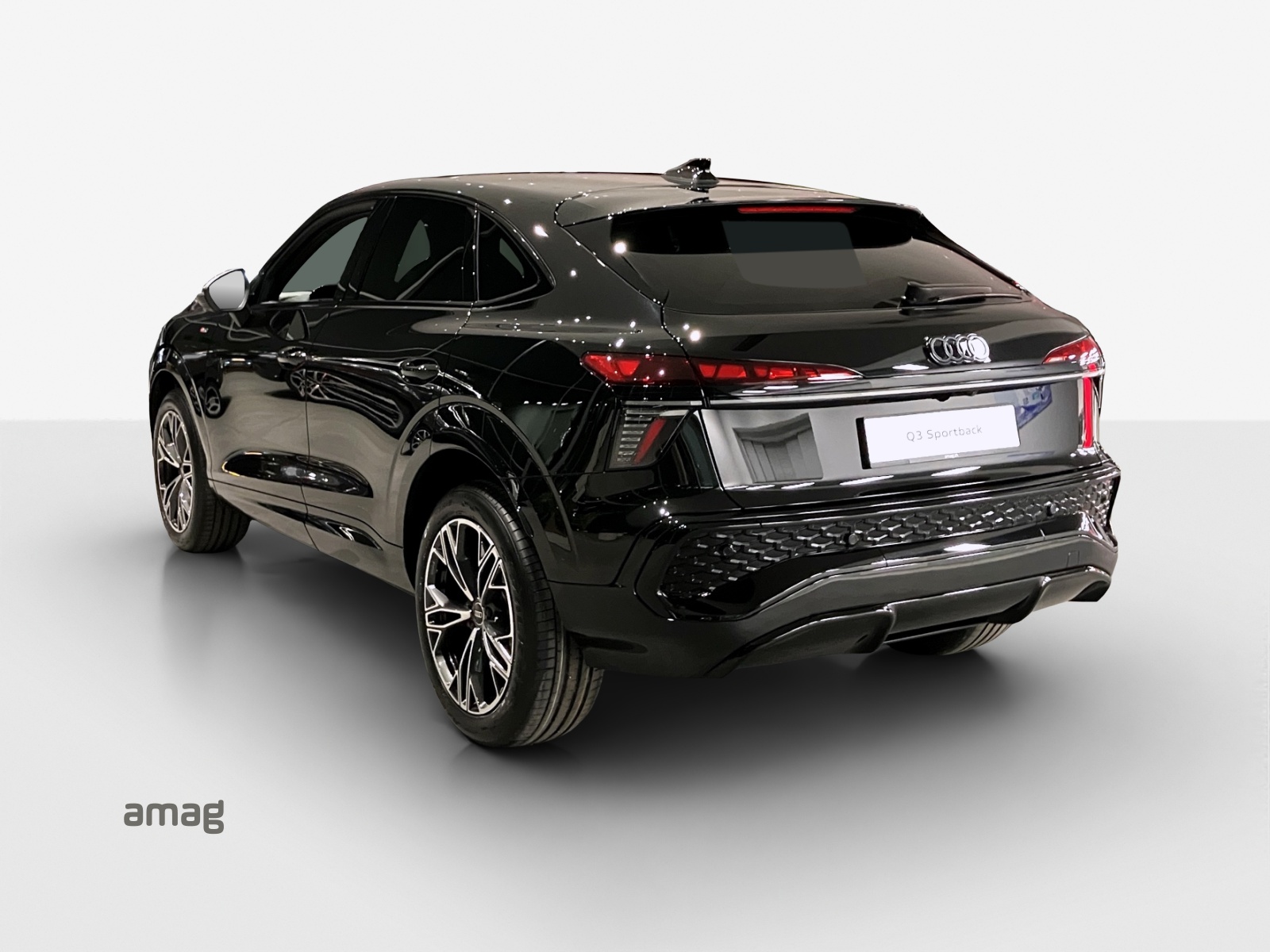 AUDI Q3 Sportback 110 kW TFSI S tronic-image-2