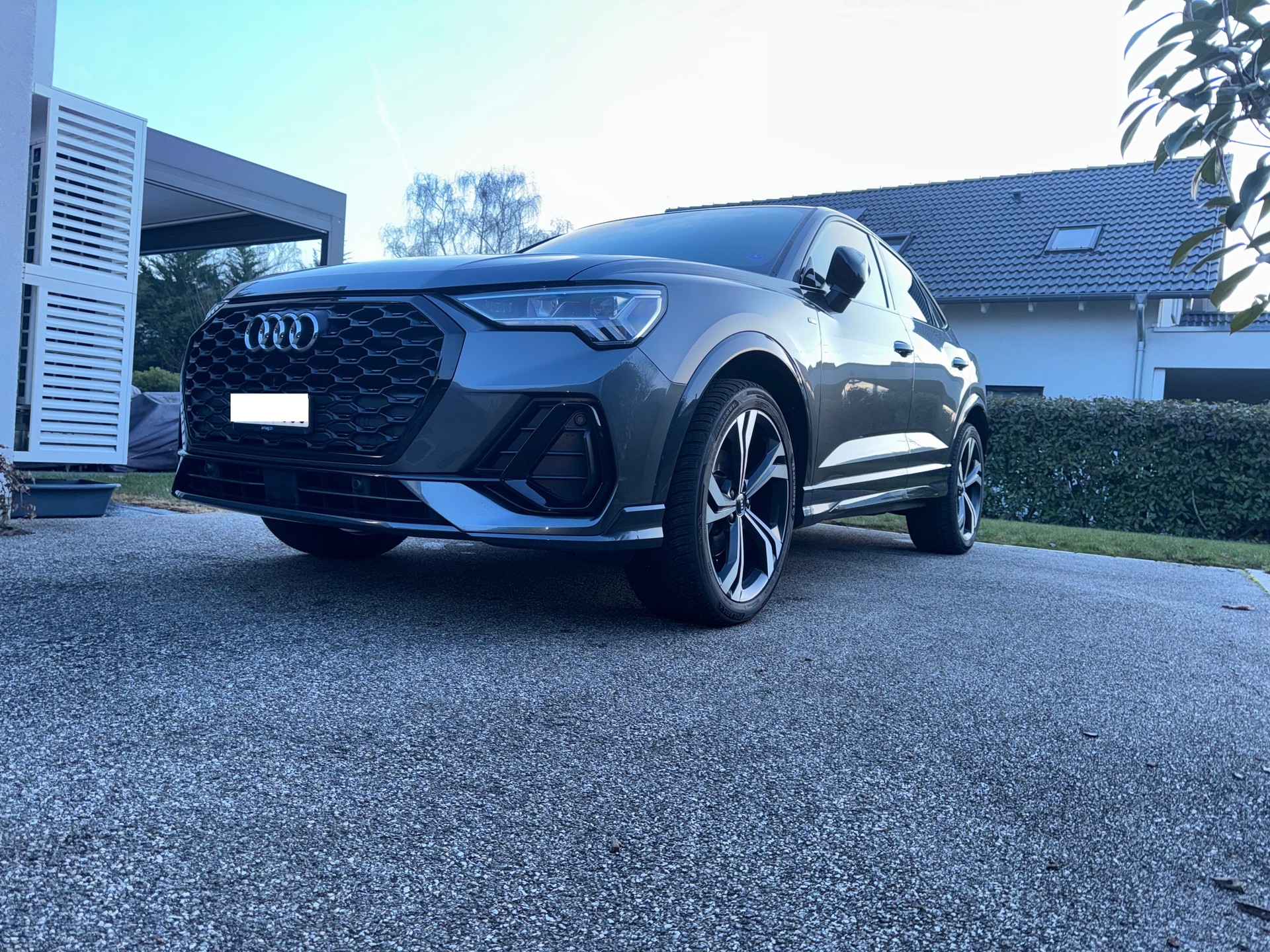 AUDI Q3 Sportback 35 TFSI Attraction S line S-tronic-image-2
