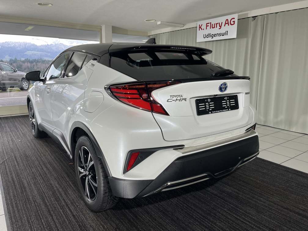 TOYOTA C-HR 2.0 VVTi HSD Move-image-2